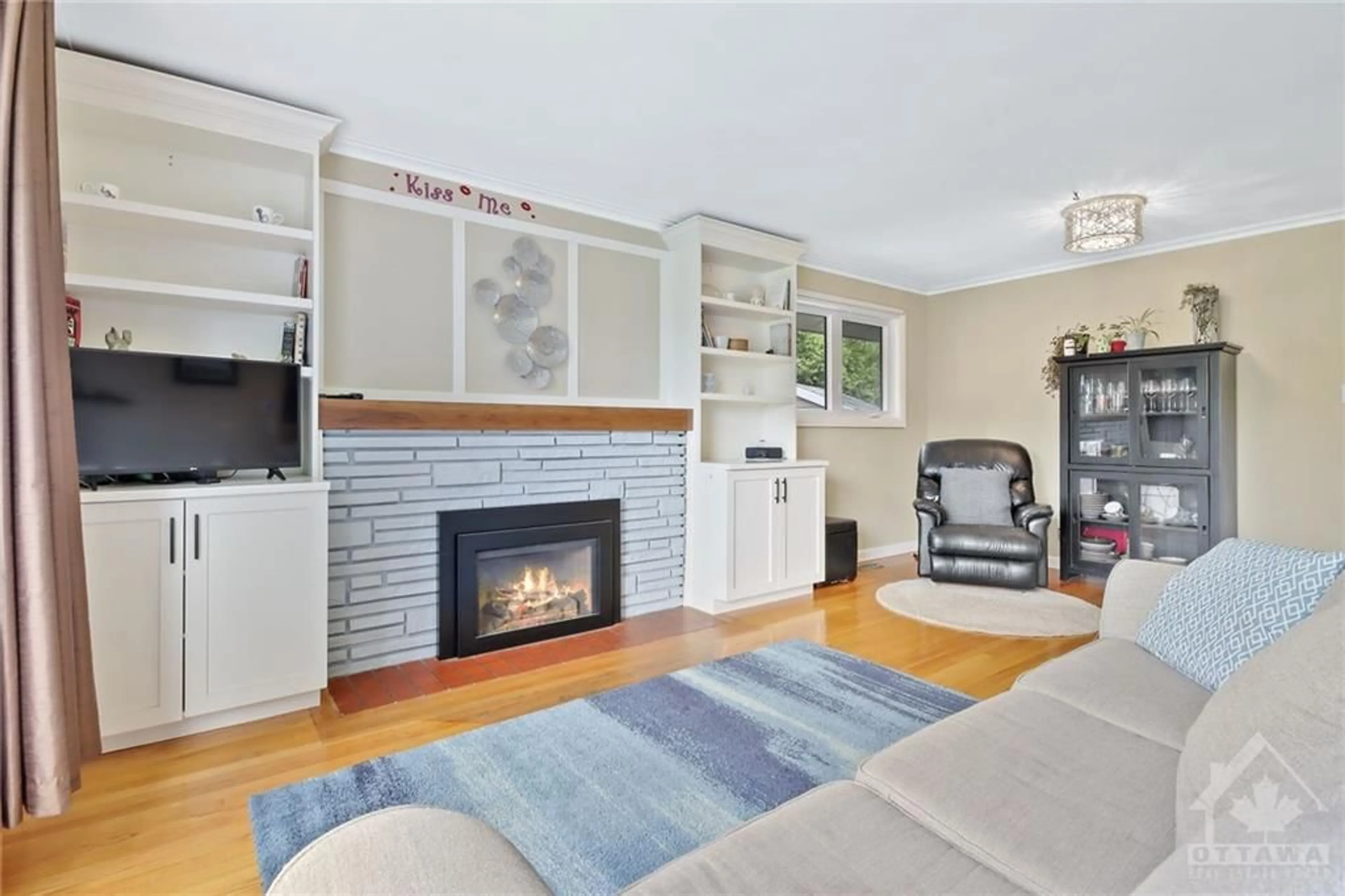 Living room, wood floors for 1774 FORMAN Ave, Ottawa Ontario K2C 1A8