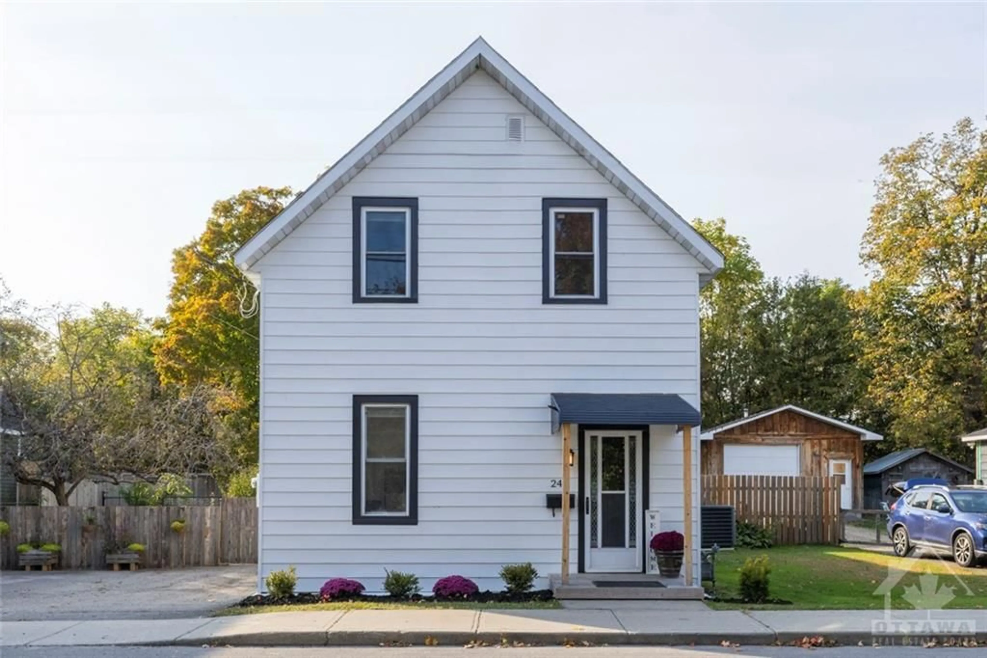 Frontside or backside of a home, cottage for 243 WILLIAM St, Carleton Place Ontario K7C 1X2