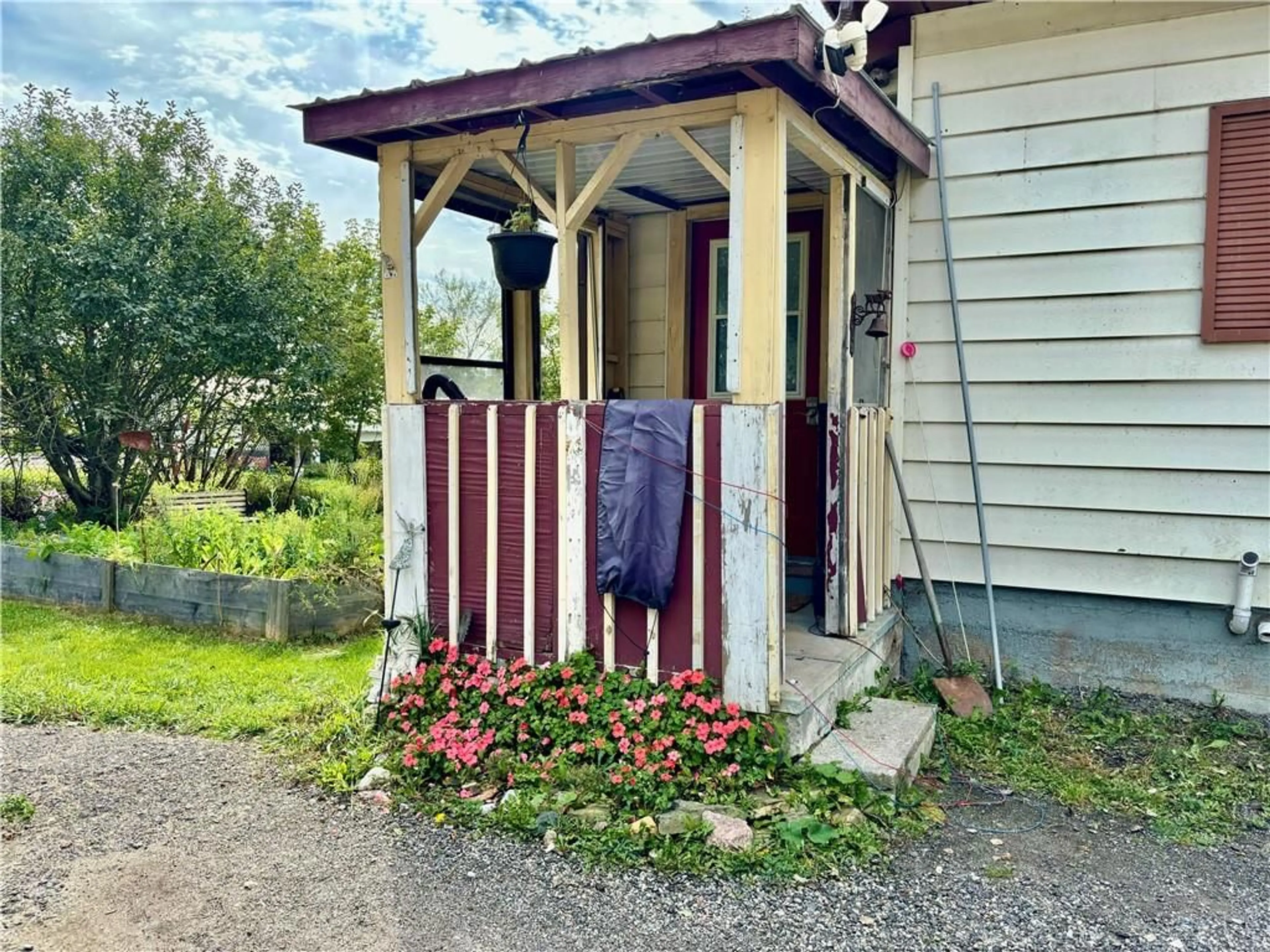 Shed for 76 BRIDGE St, Denbigh Ontario K0H 1L0