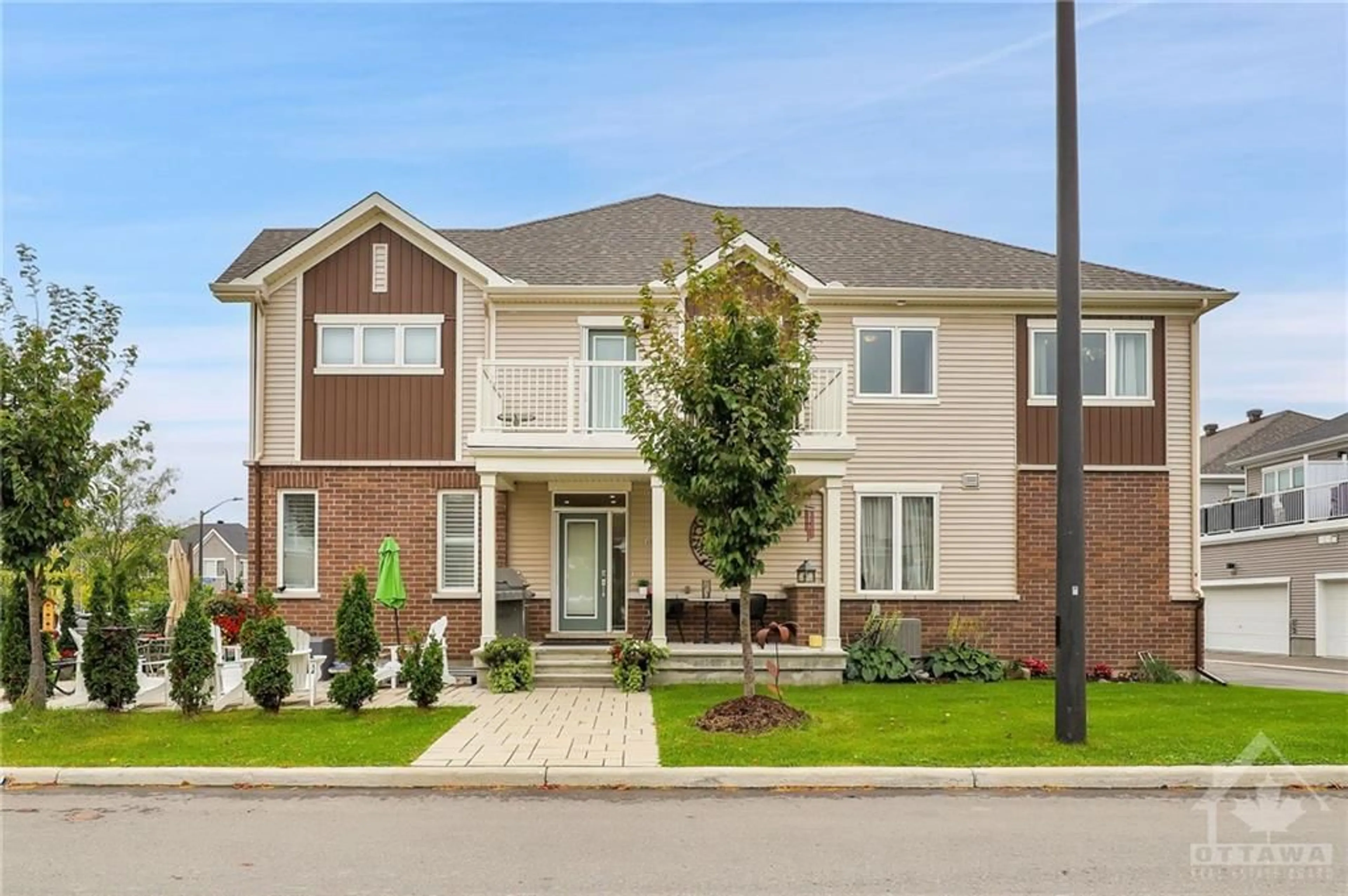 Home with brick exterior material for 826 HORSESHOE FALLS Way, Barrhaven Ontario K2J 6P5