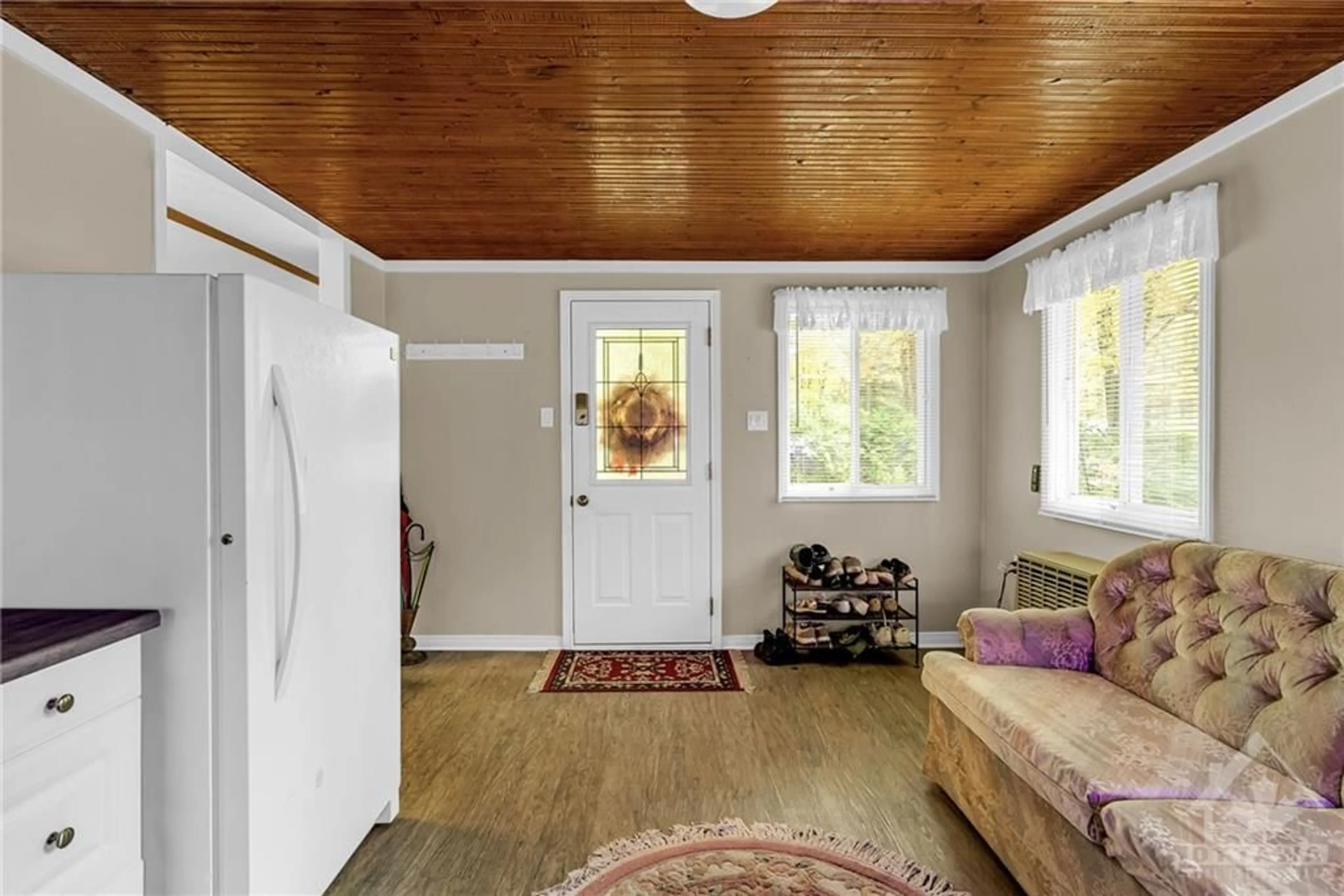 Indoor entryway, wood floors for 4-10152 COUNTY ROAD 43 Rd, Mountain Ontario K0E 1S0