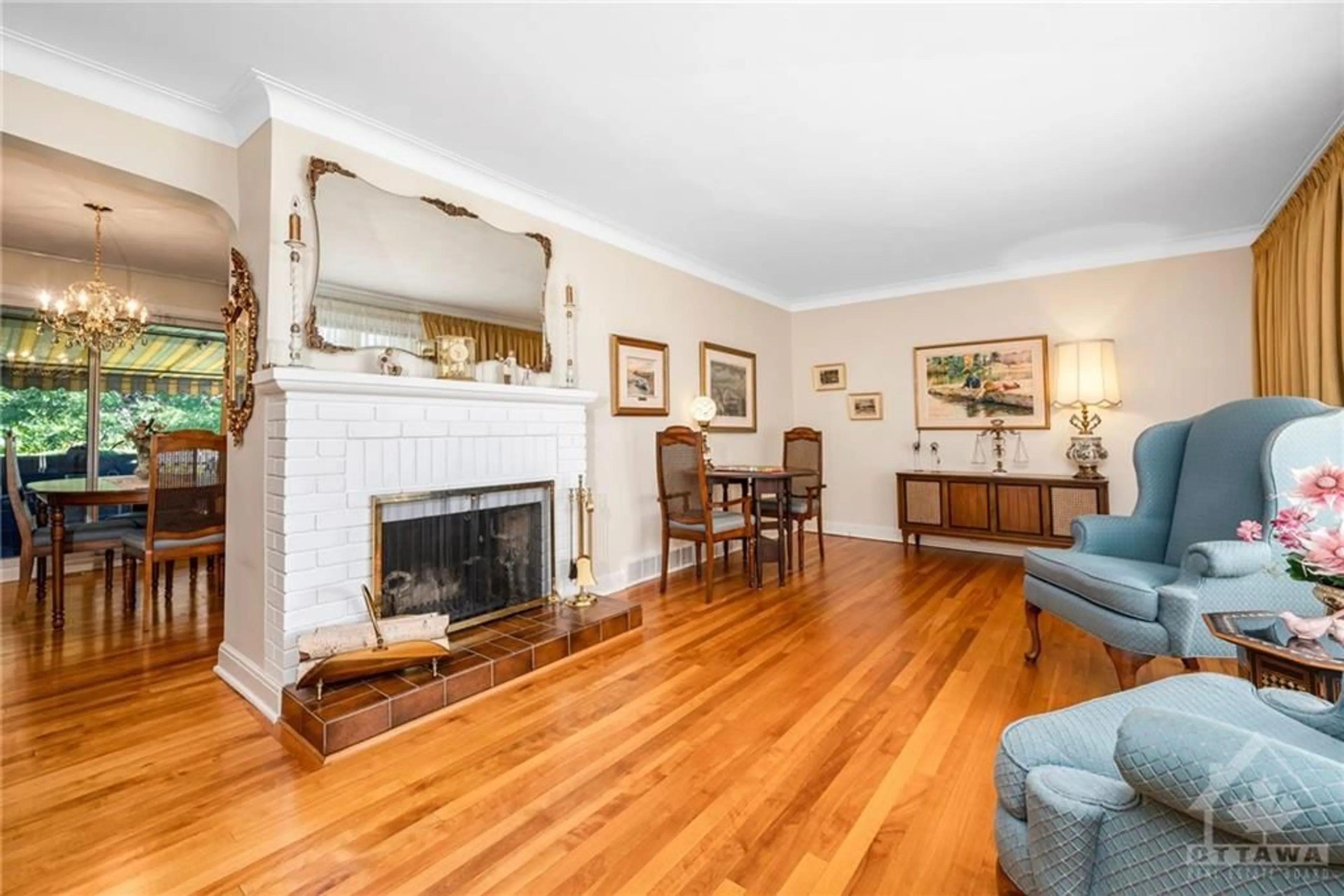 Living room, wood floors for 71 CROWNHILL St, Ottawa Ontario K1J 7K7