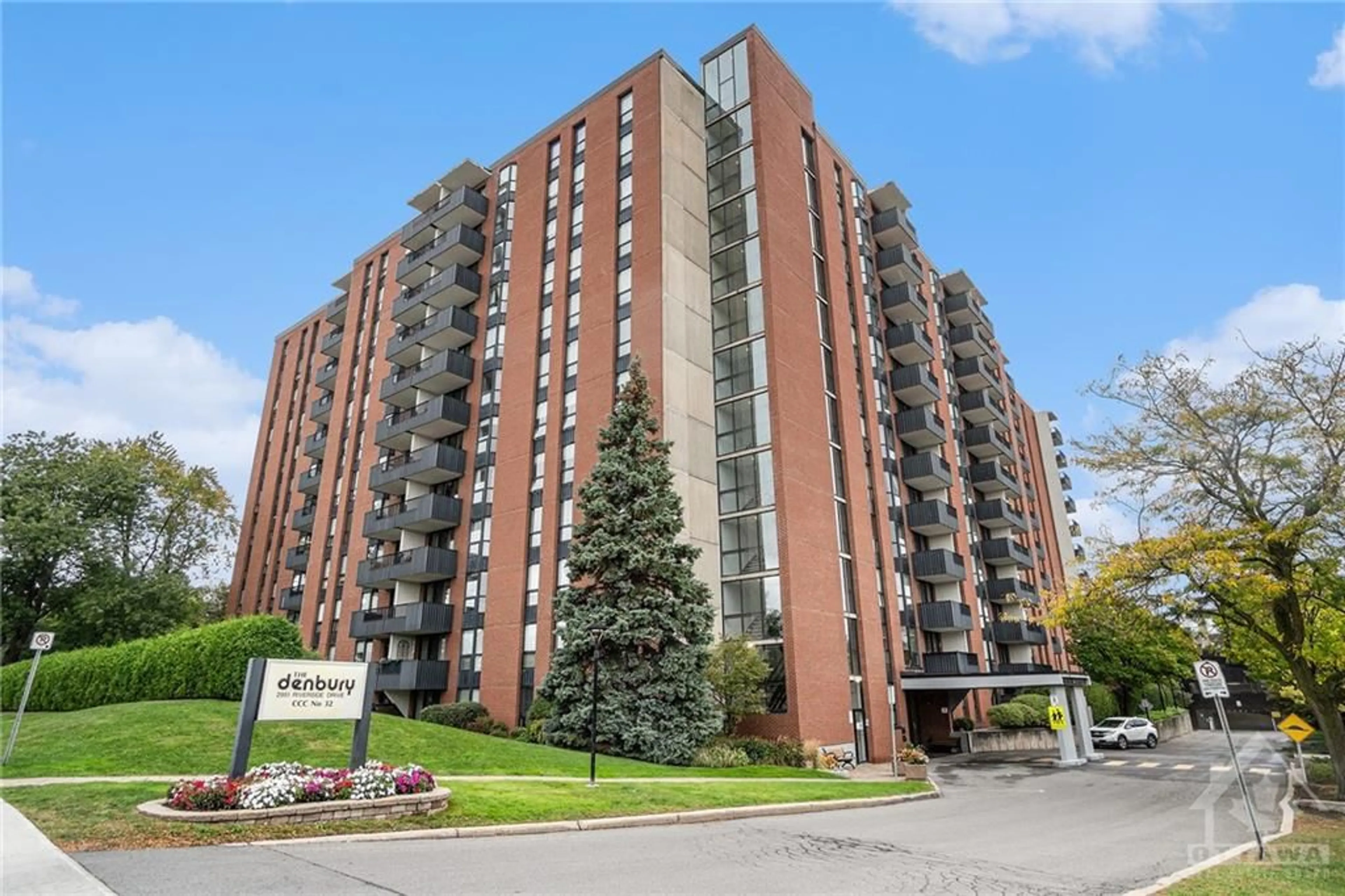 A pic from exterior of the house or condo for 2951 RIVERSIDE Dr #1015, Ottawa Ontario K1V 8W6