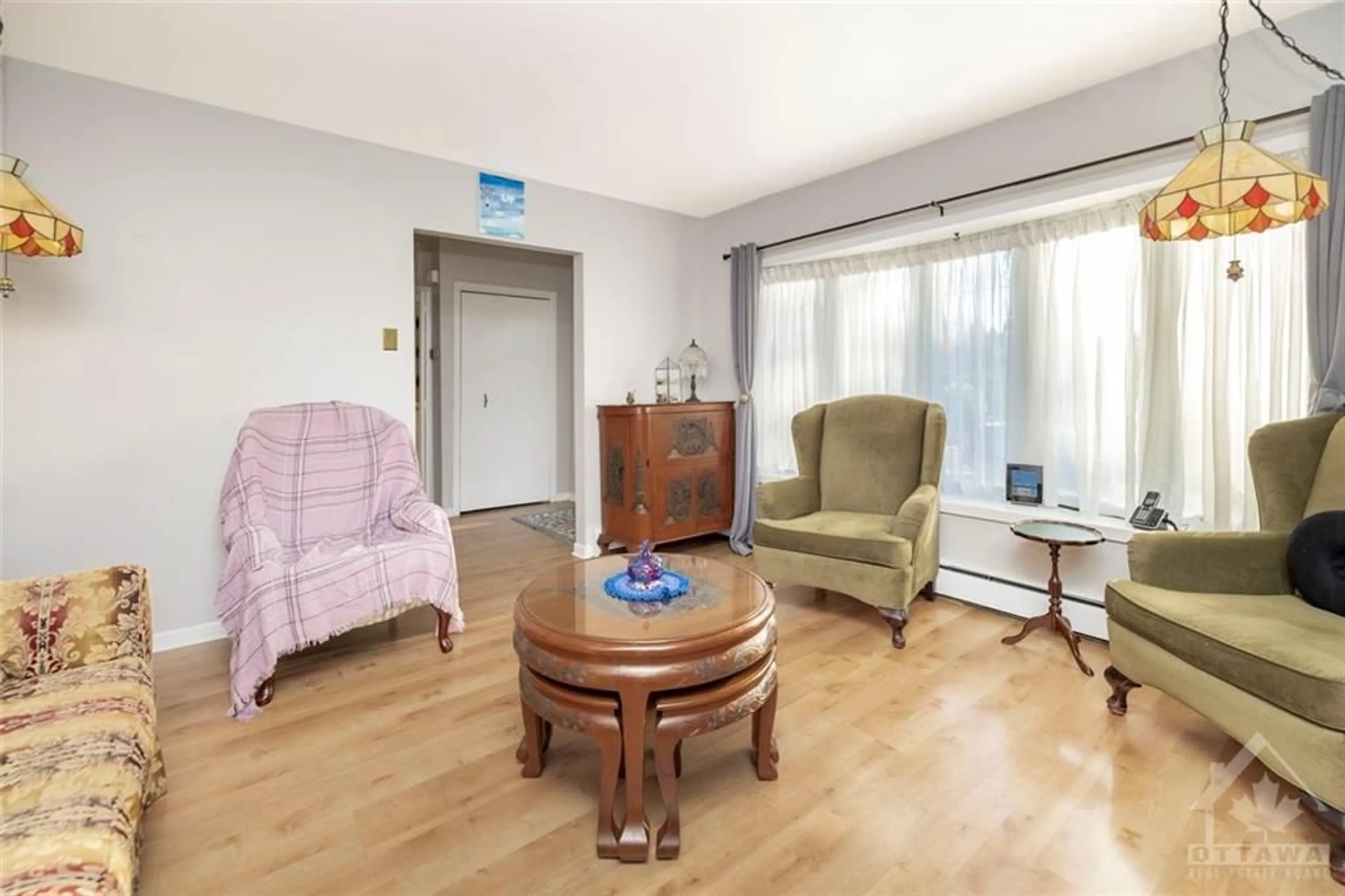 Living room, wood floors for 2689 DERBY St, Metcalfe Ontario K0A 2P0