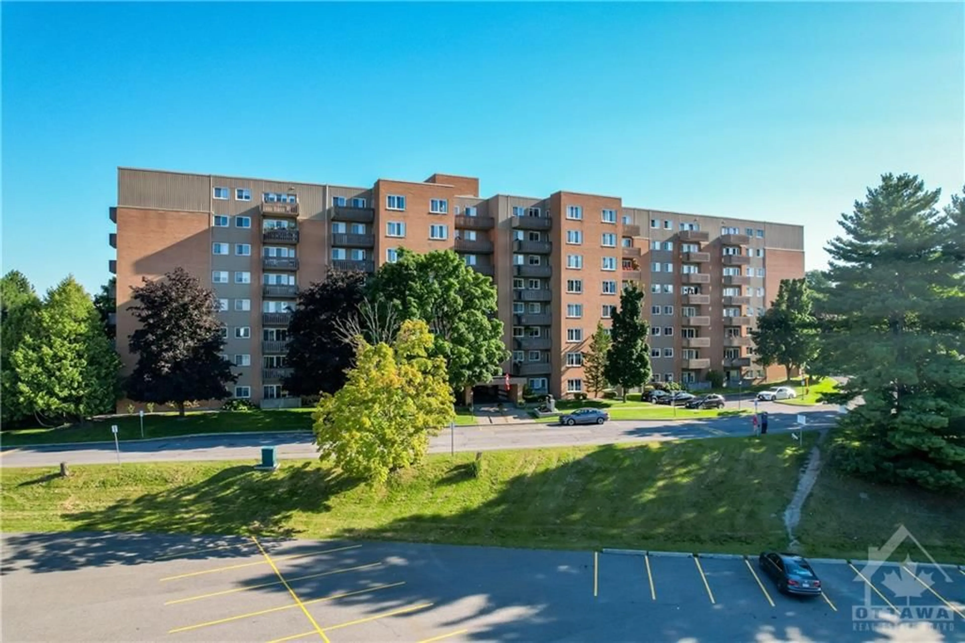 A pic from exterior of the house or condo, the front or back of building for 1599 LASSITER Terr #601, Gloucester Ontario K1J 8R6