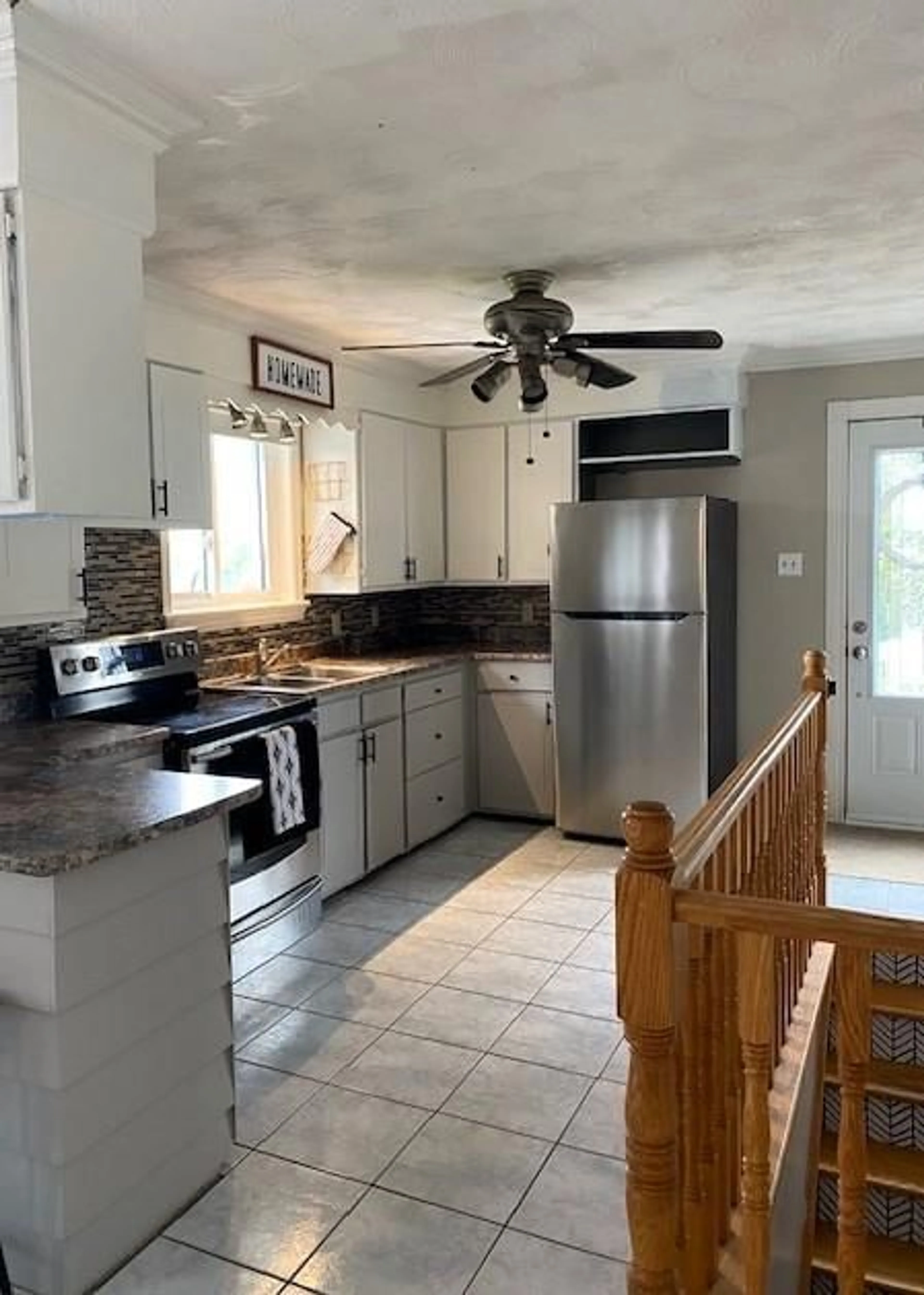 Kitchen, wood floors, cottage for 15486 COOPER Rd, Newington Ontario K0C 1Y0