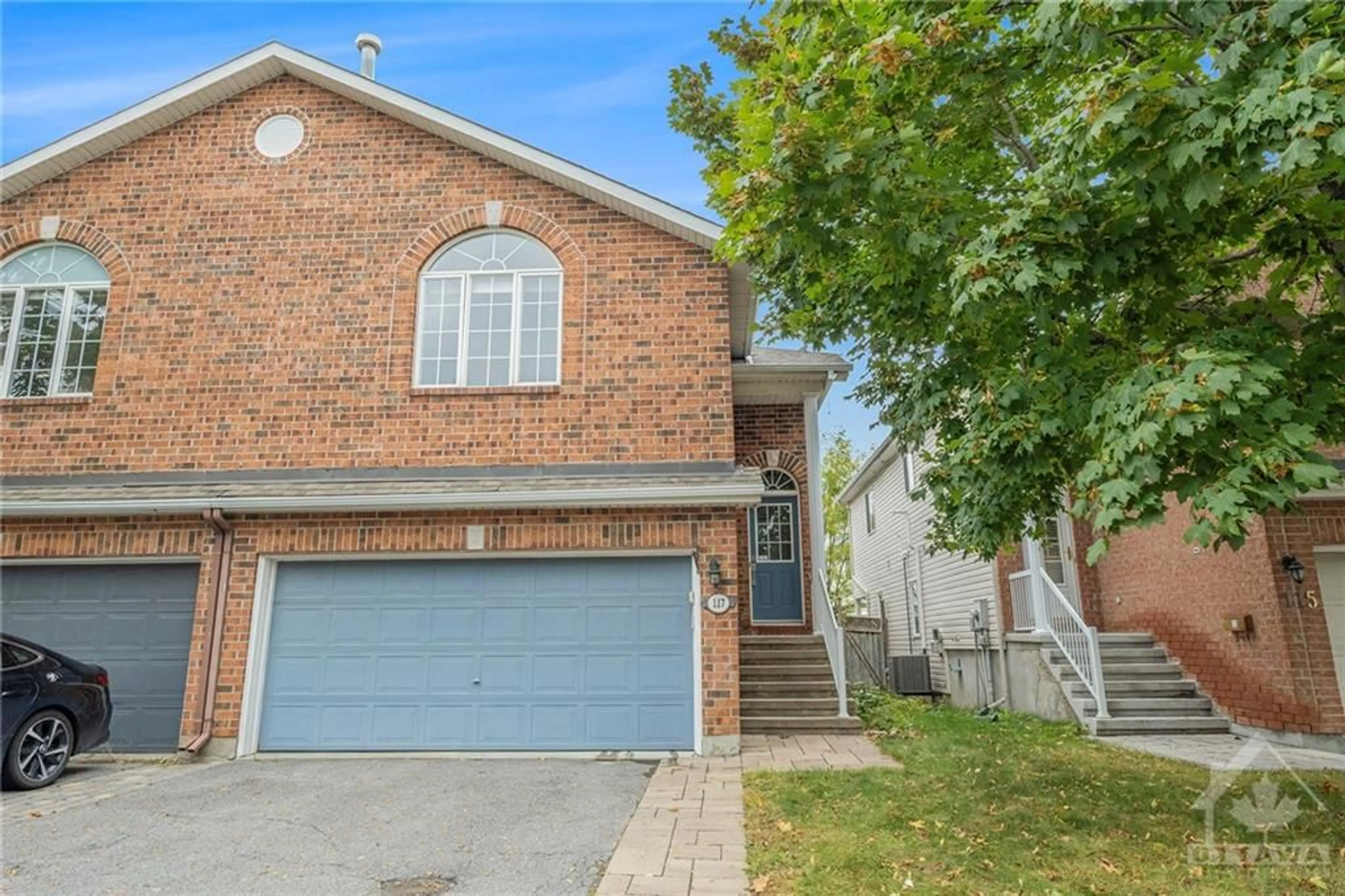 A pic from exterior of the house or condo, the street view for 117 CASTLE GLEN Cres, Ottawa Ontario K2L 4G9