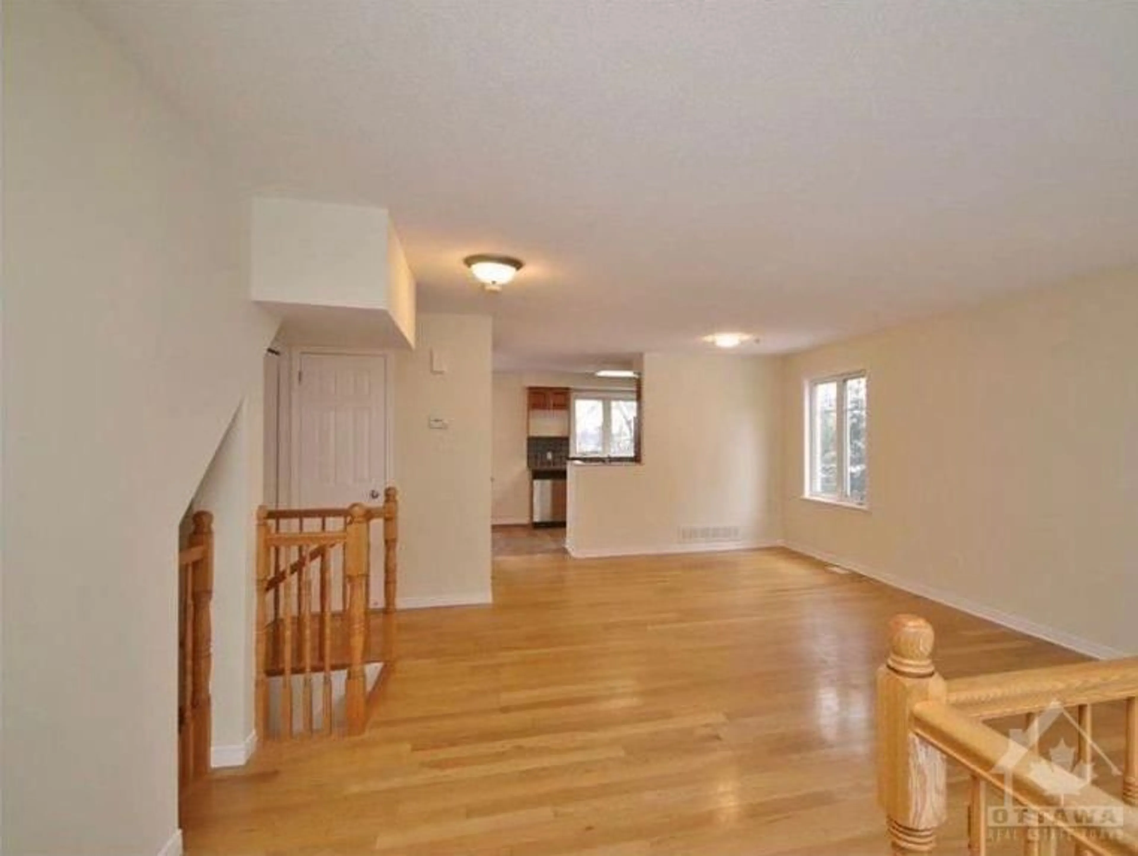 Indoor foyer, wood floors for 1512 WALKLEY Rd #80, Ottawa Ontario K1V 2G7