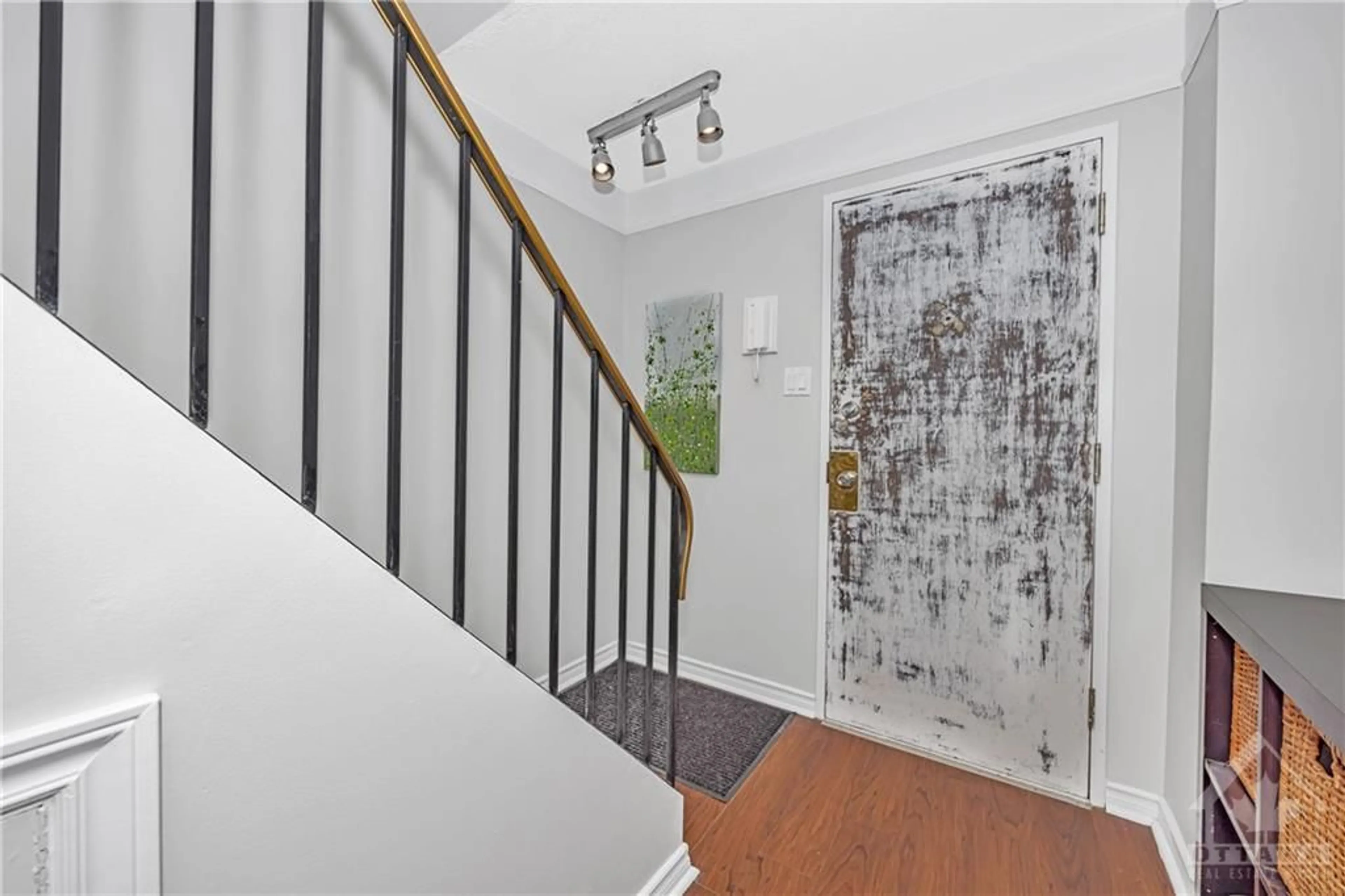 Indoor entryway, wood floors for 49 SHERWAY Dr #7, Ottawa Ontario K2J 2K3