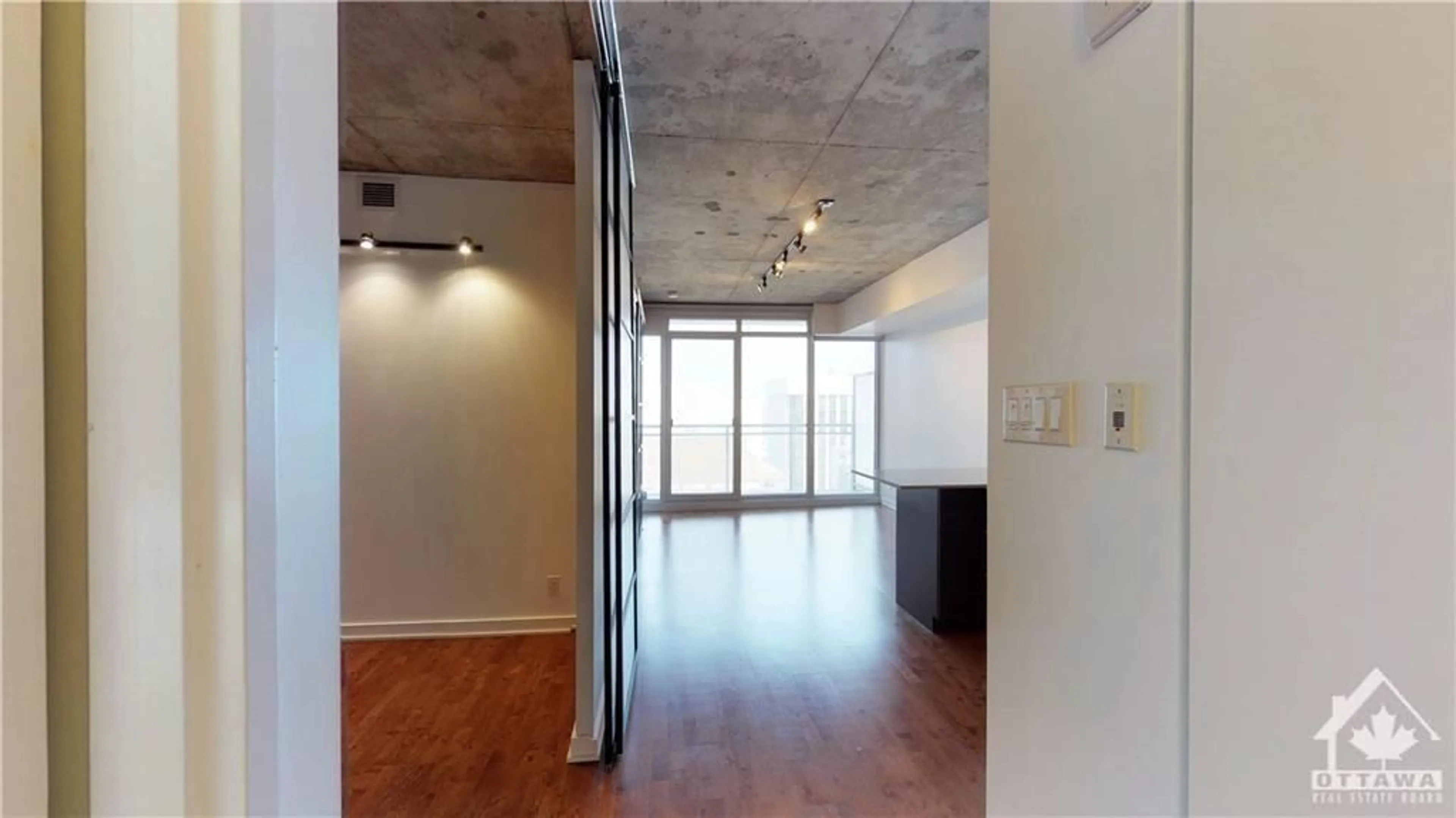 Other indoor space, wood floors for 324 LAURIER Ave #1705, Ottawa Ontario K1N 6P6