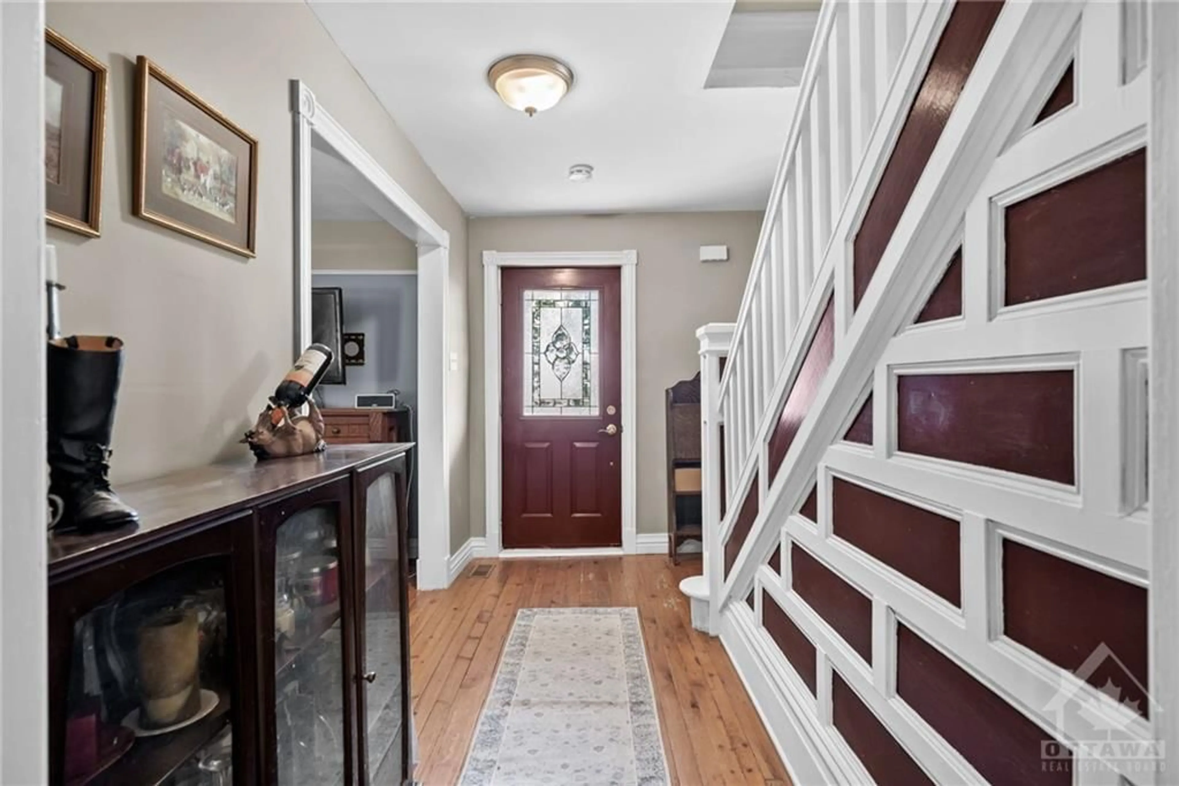 Indoor entryway, wood floors for 3293 PADEN Rd, North Gower Ontario K0A 2T0