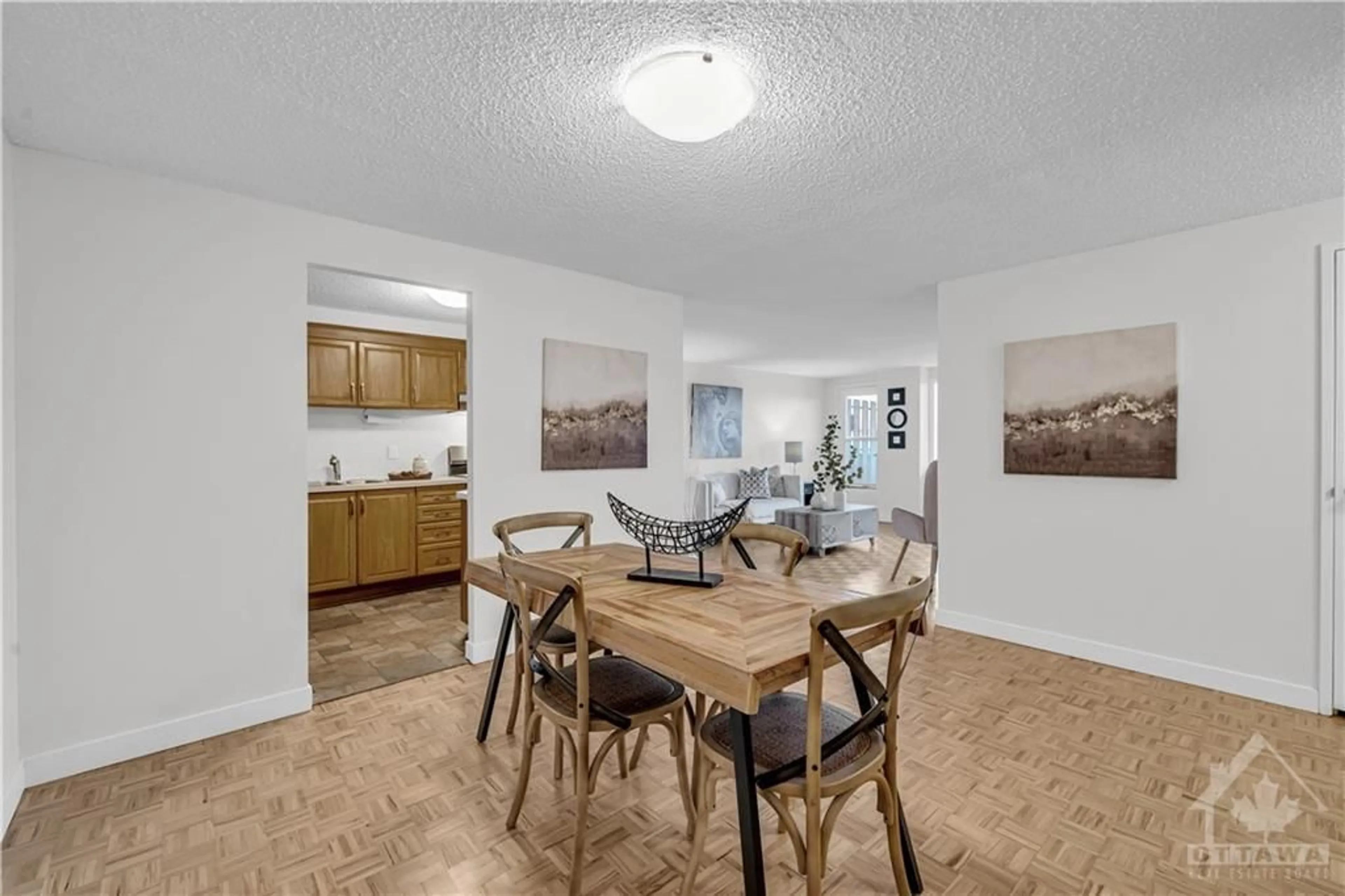 Dining room, wood floors, cottage for 158B MCARTHUR Ave #1906, Ottawa Ontario K1L 8C9