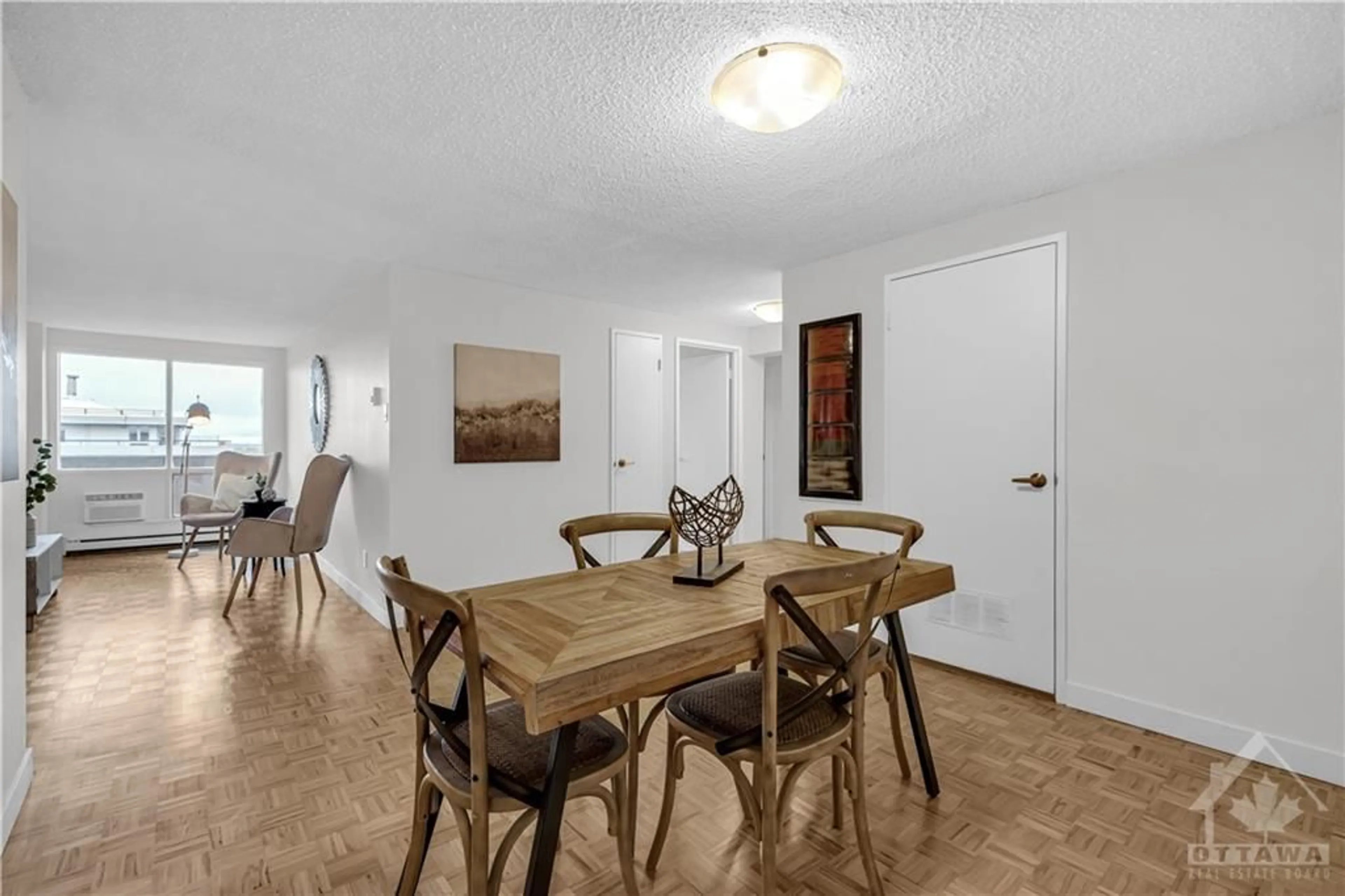 Dining room, wood floors, cottage for 158B MCARTHUR Ave #1906, Ottawa Ontario K1L 8C9