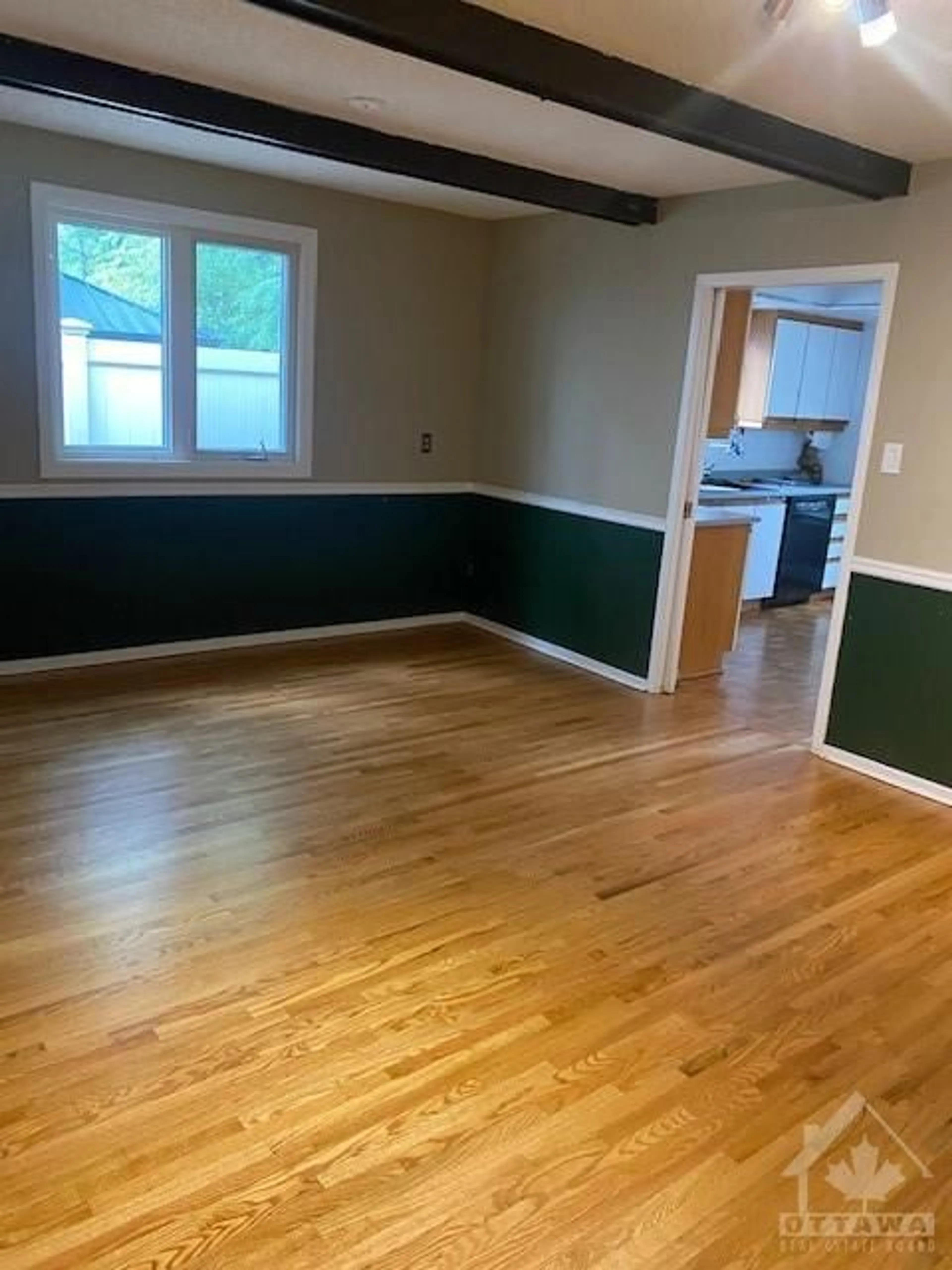 A pic of a room, wood floors for 7 WESTPARK Dr, Ottawa Ontario K1B 3H8