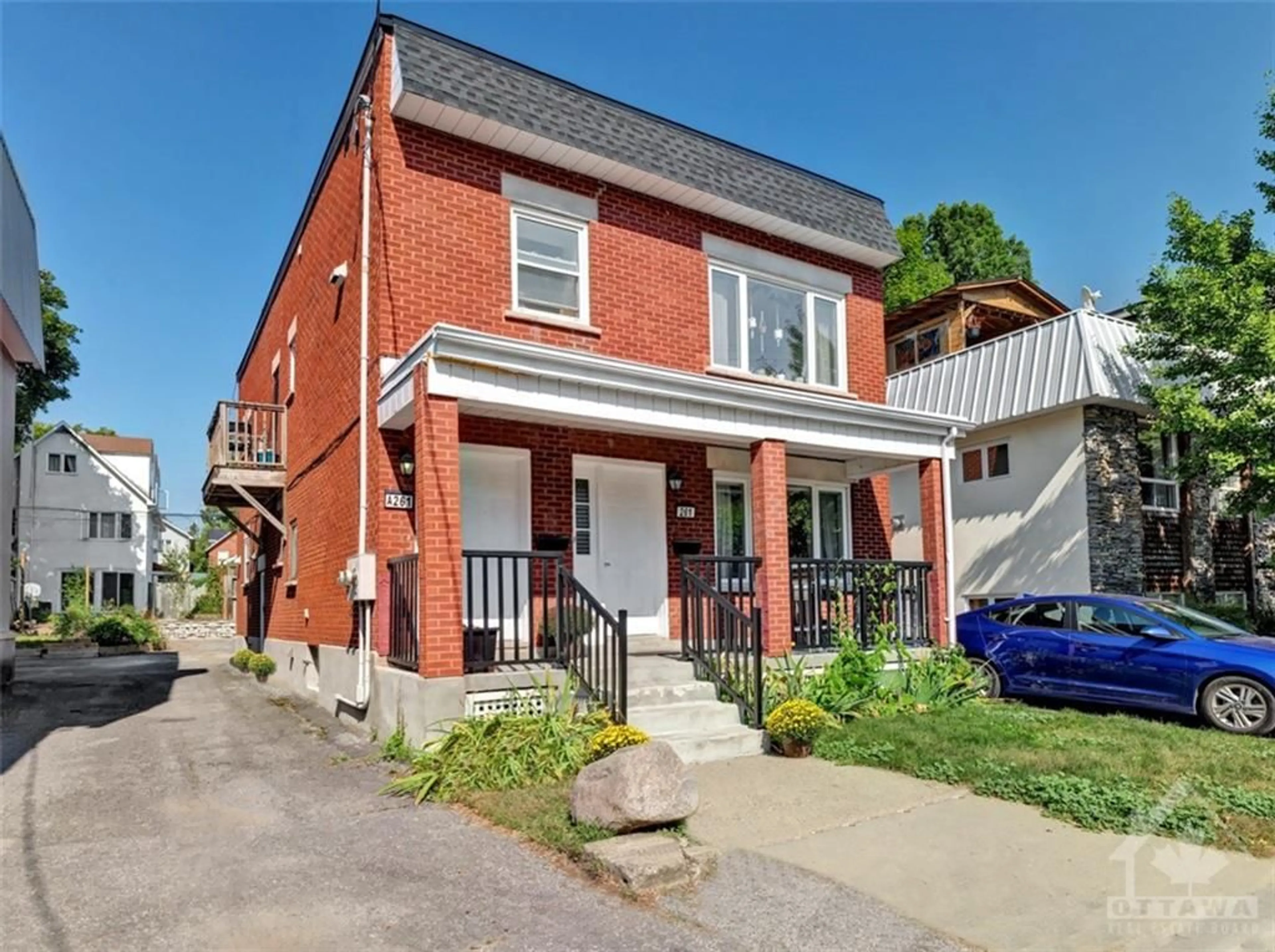 A pic from exterior of the house or condo, the street view for 261 HOLMWOOD Ave, Ottawa Ontario K1S 2P8