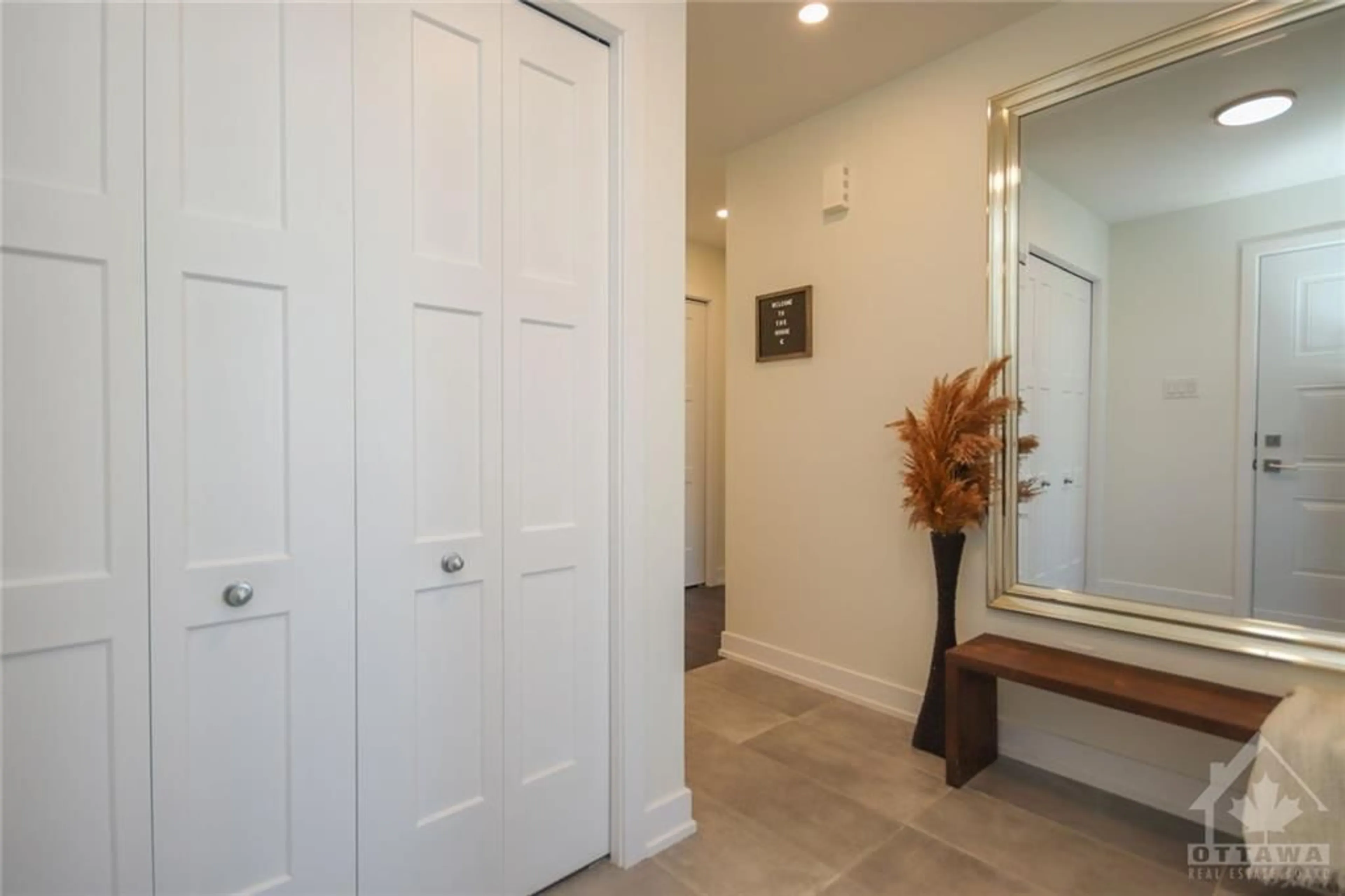 Indoor entryway, wood floors for 509 BARRAGE St, Casselman Ontario K0A 1M0