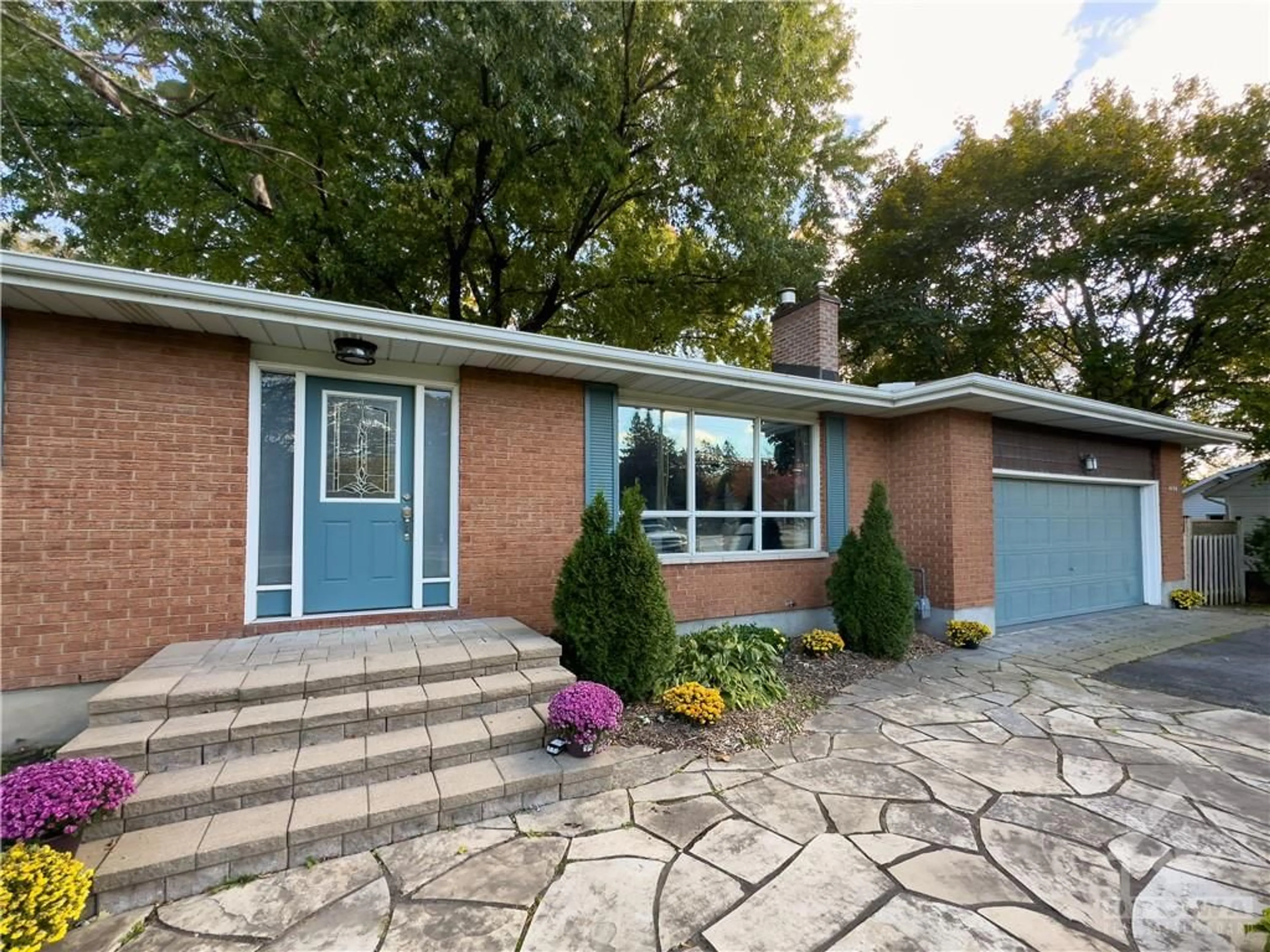 Home with brick exterior material for 6030 PERTH St, Richmond Ontario K0A 2Z0