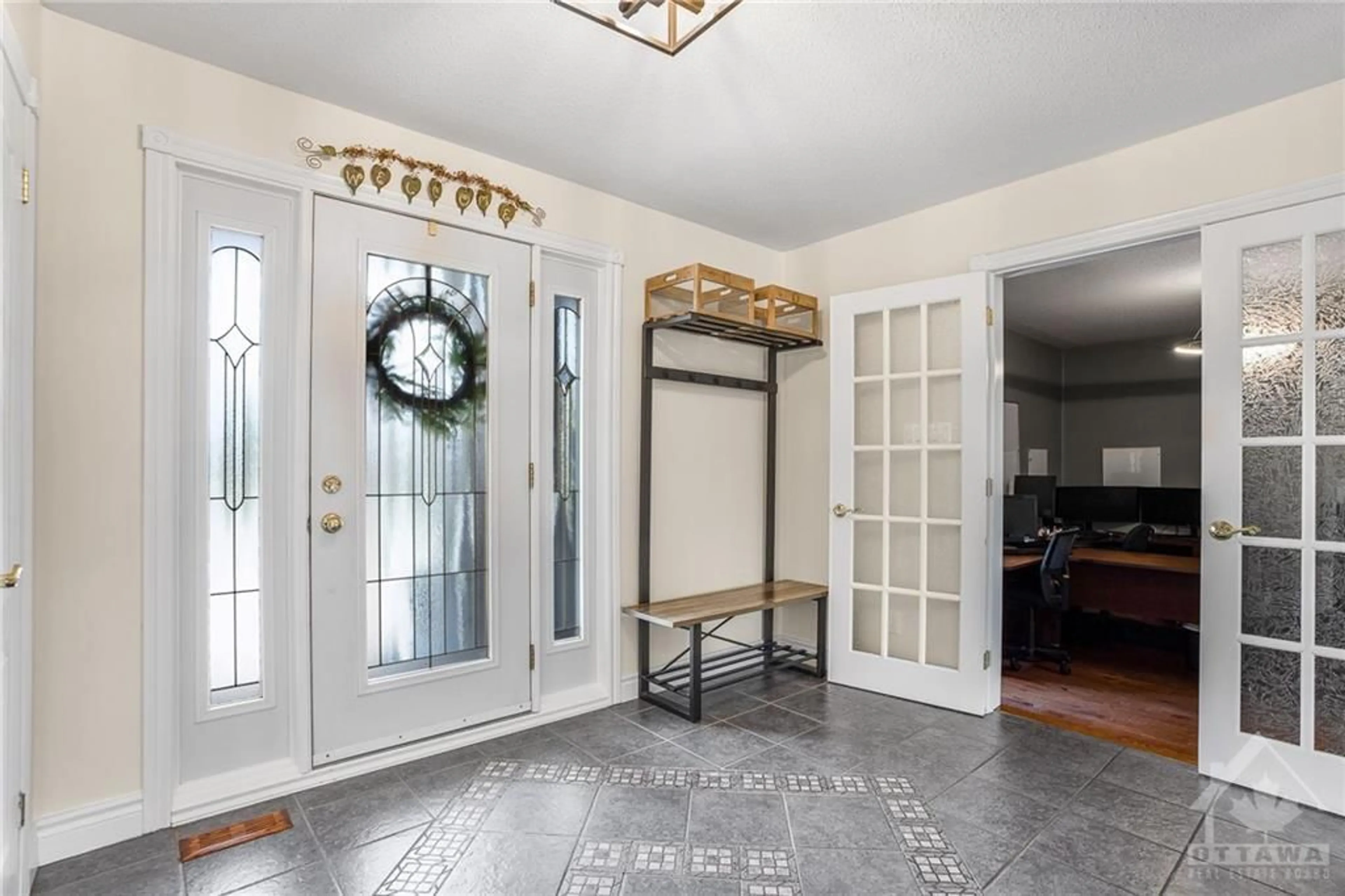 Indoor entryway, wood floors for 1409 GAUTHIER St, Ottawa Ontario K4C 1E2