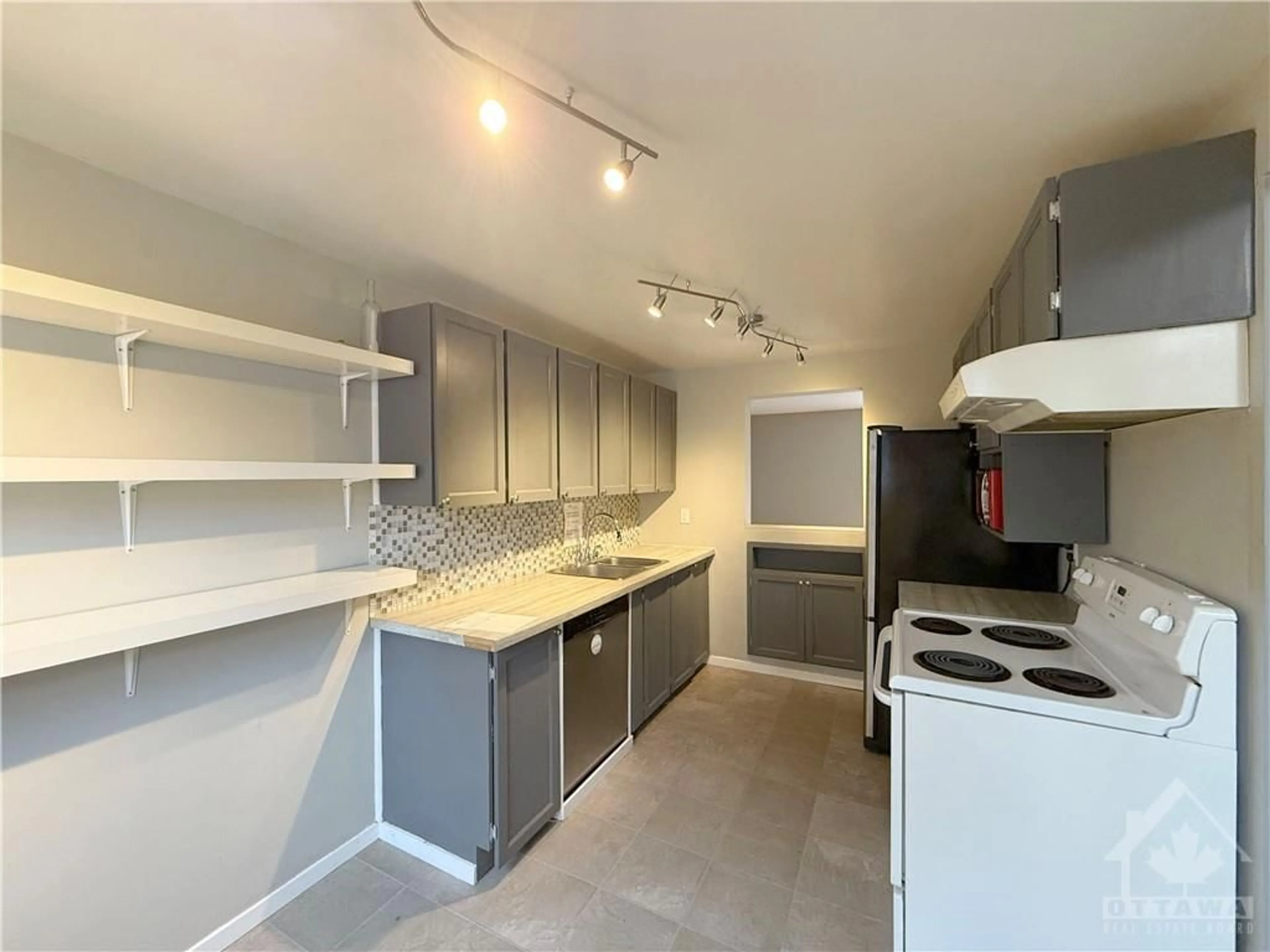 Open concept kitchen for 1045 MORRISON Dr #164, Ottawa Ontario K2H 7L2