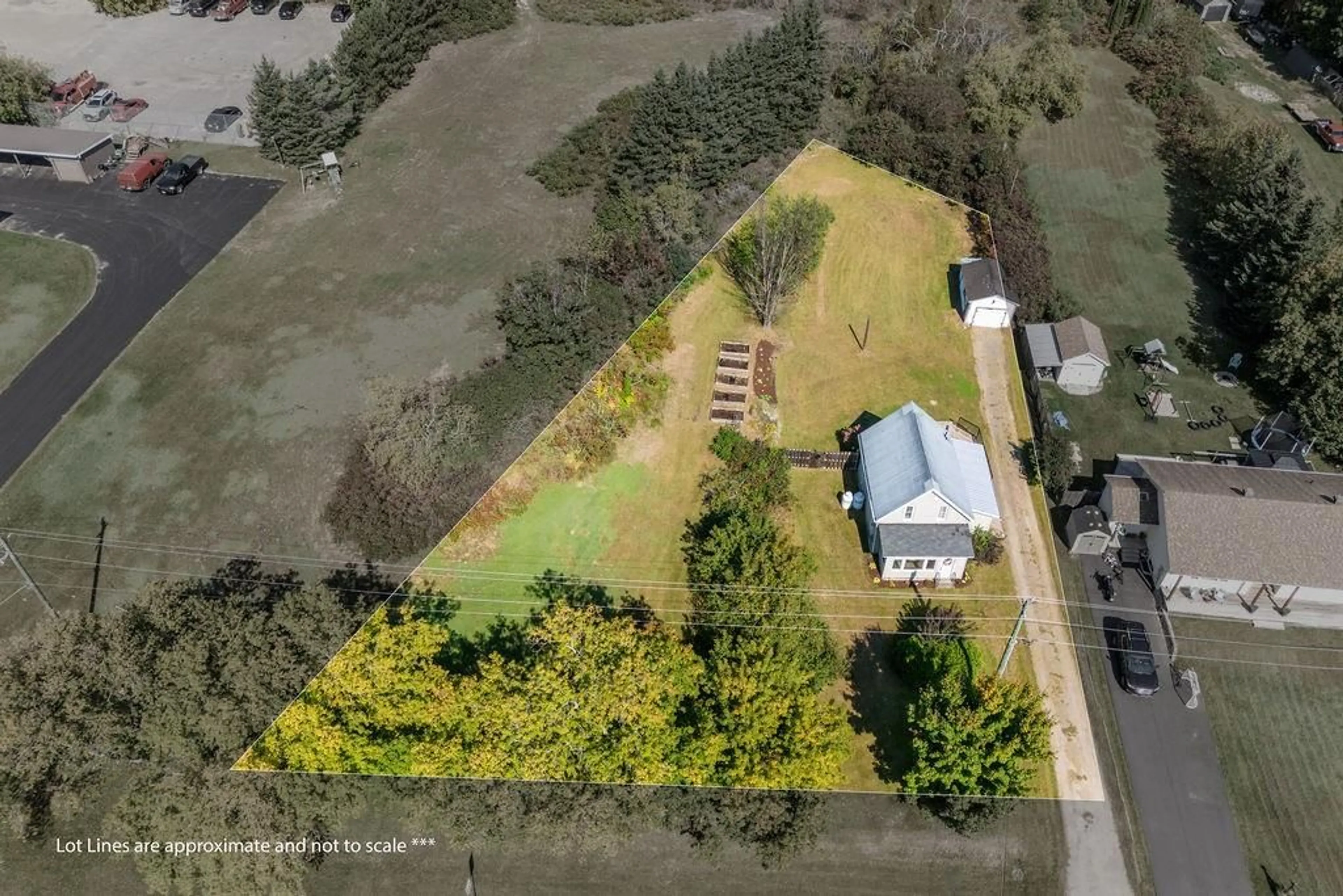 Frontside or backside of a home, the fenced backyard for 32 ROBERTSON Dr, Beachburg Ontario K0J 1C0