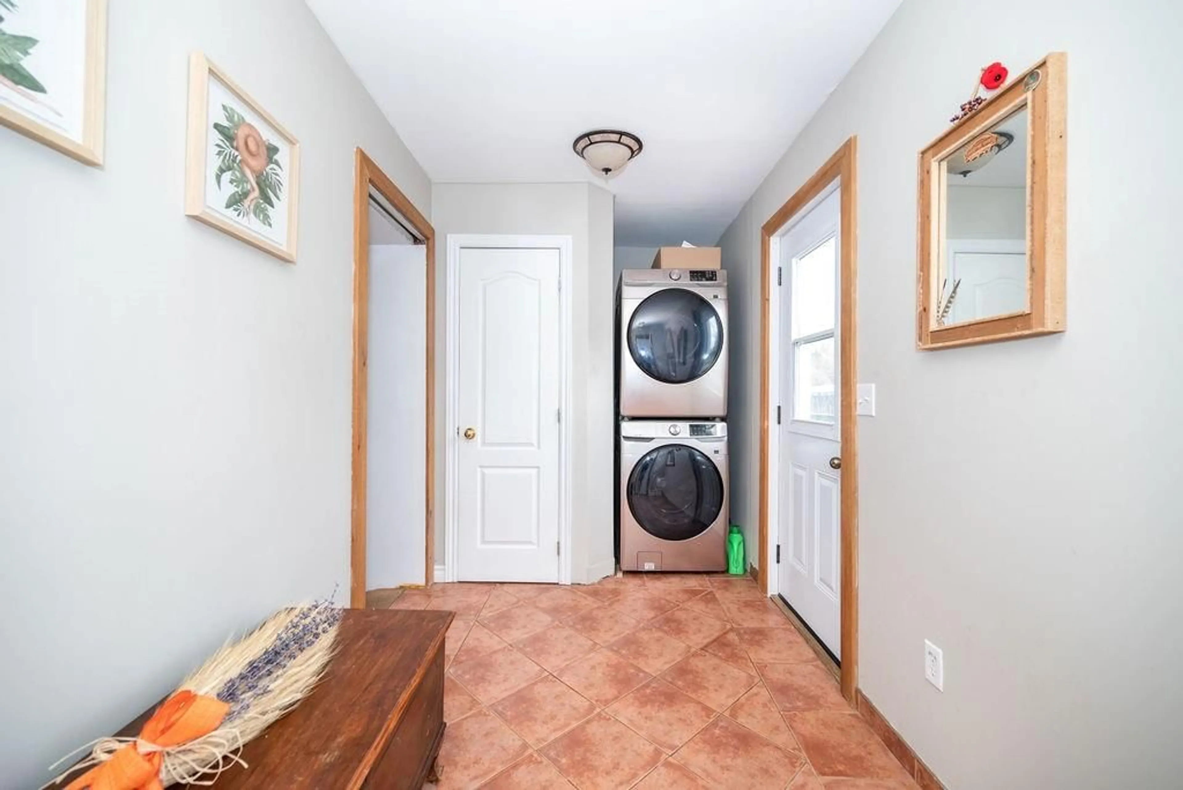 Laundry room for 32 ROBERTSON Dr, Beachburg Ontario K0J 1C0