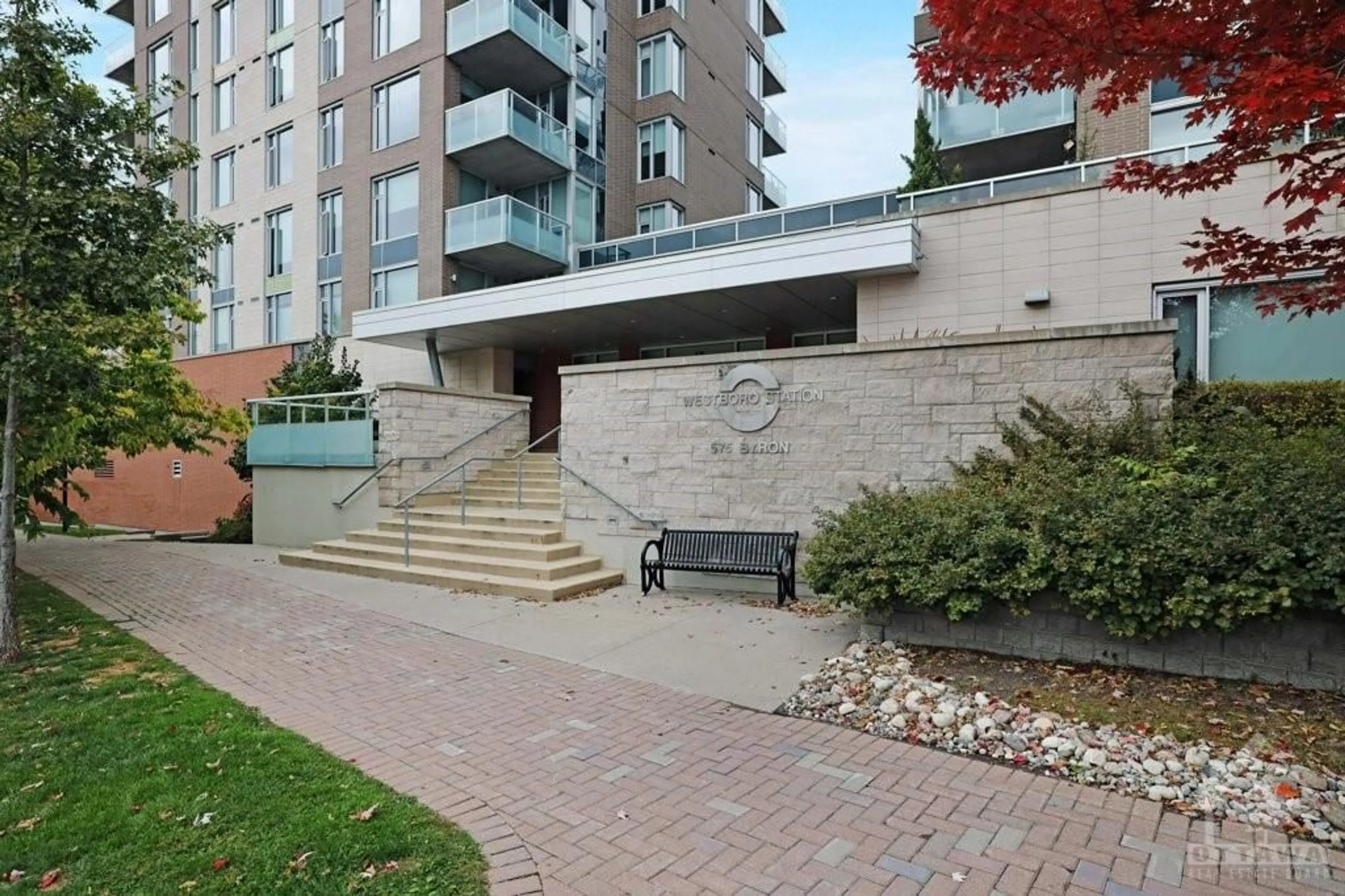 A pic from exterior of the house or condo, the front or back of building for 575 BYRON Ave #610, Ottawa Ontario K2A 1R7