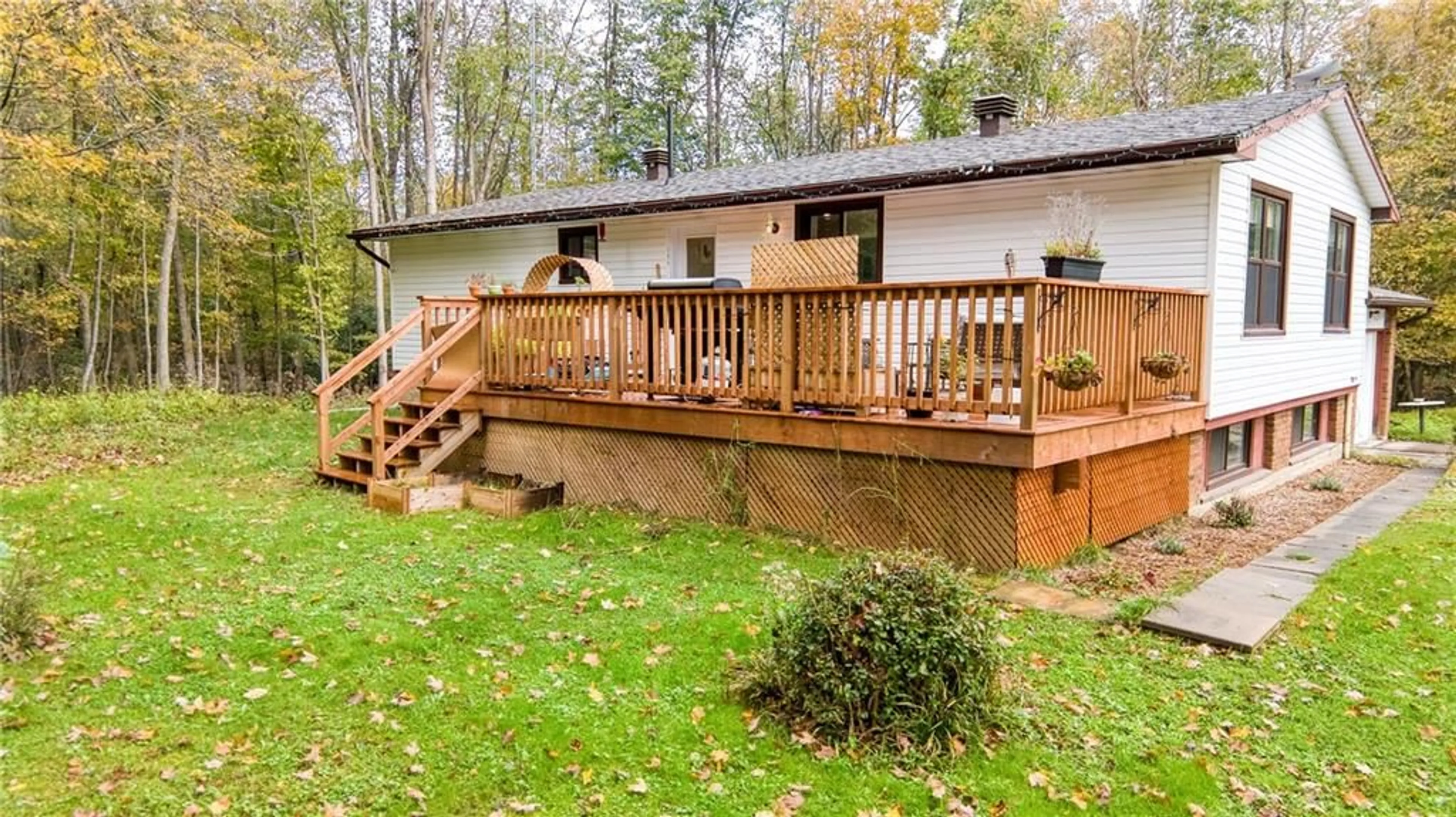 Patio, cottage for 136 ELMSLEY Cres, Perth Ontario K7H 0E3