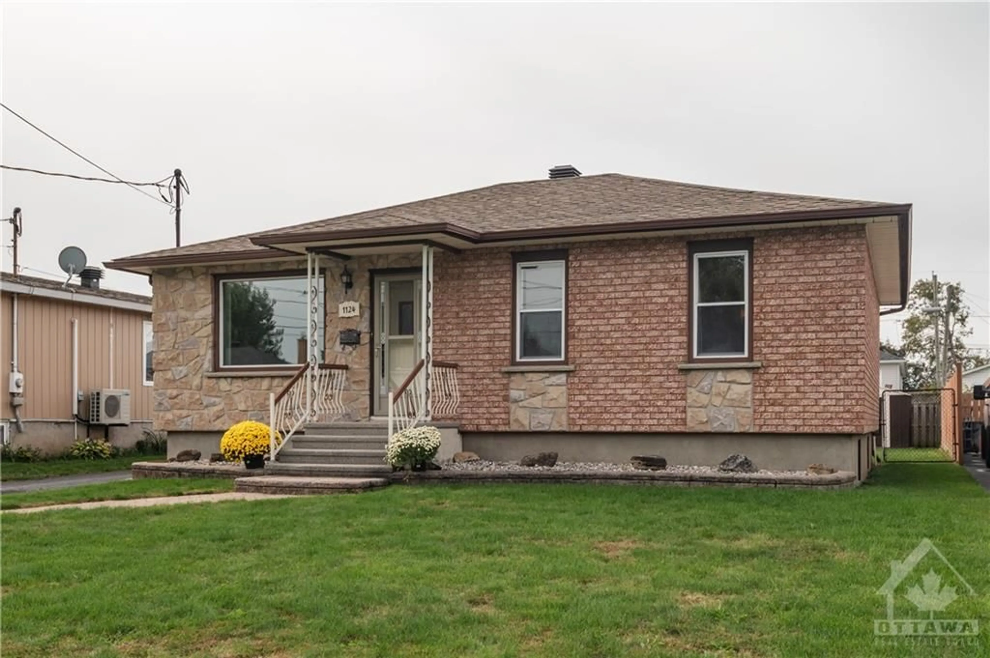 Frontside or backside of a home, the front or back of building for 1124 RITA St, Cornwall Ontario K6H 4E5