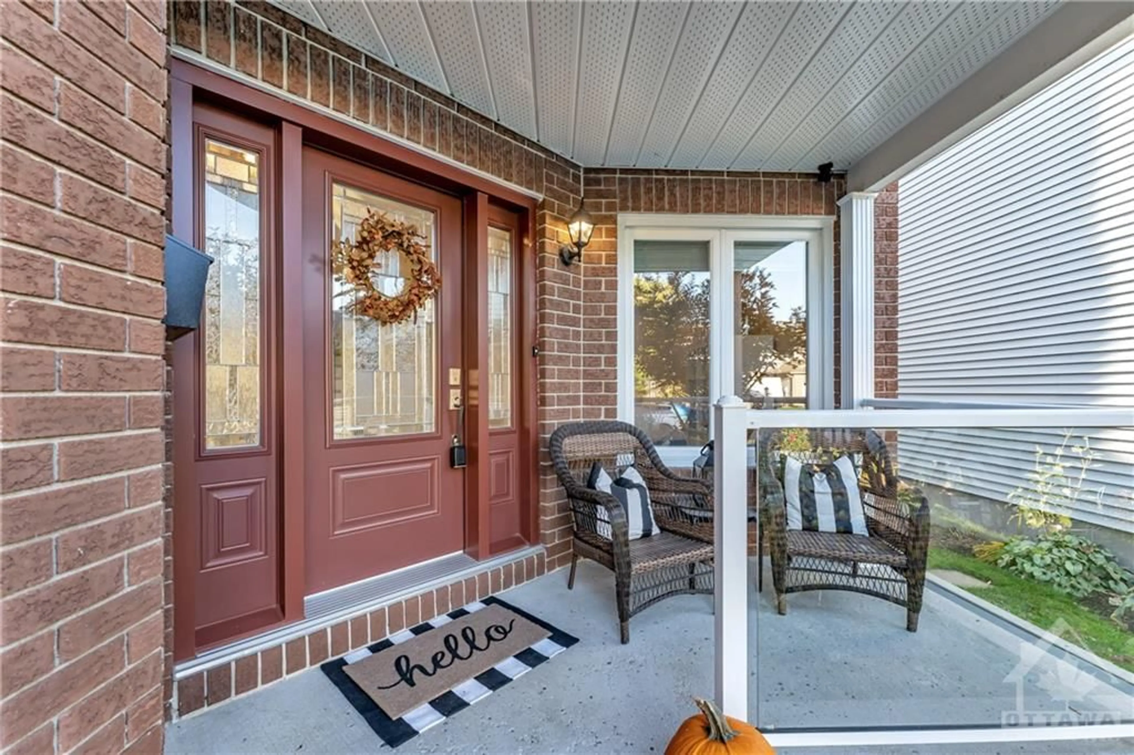 Indoor entryway, wood floors for 75 SADDLEHORN Cres, Kanata Ontario K2M 2B1