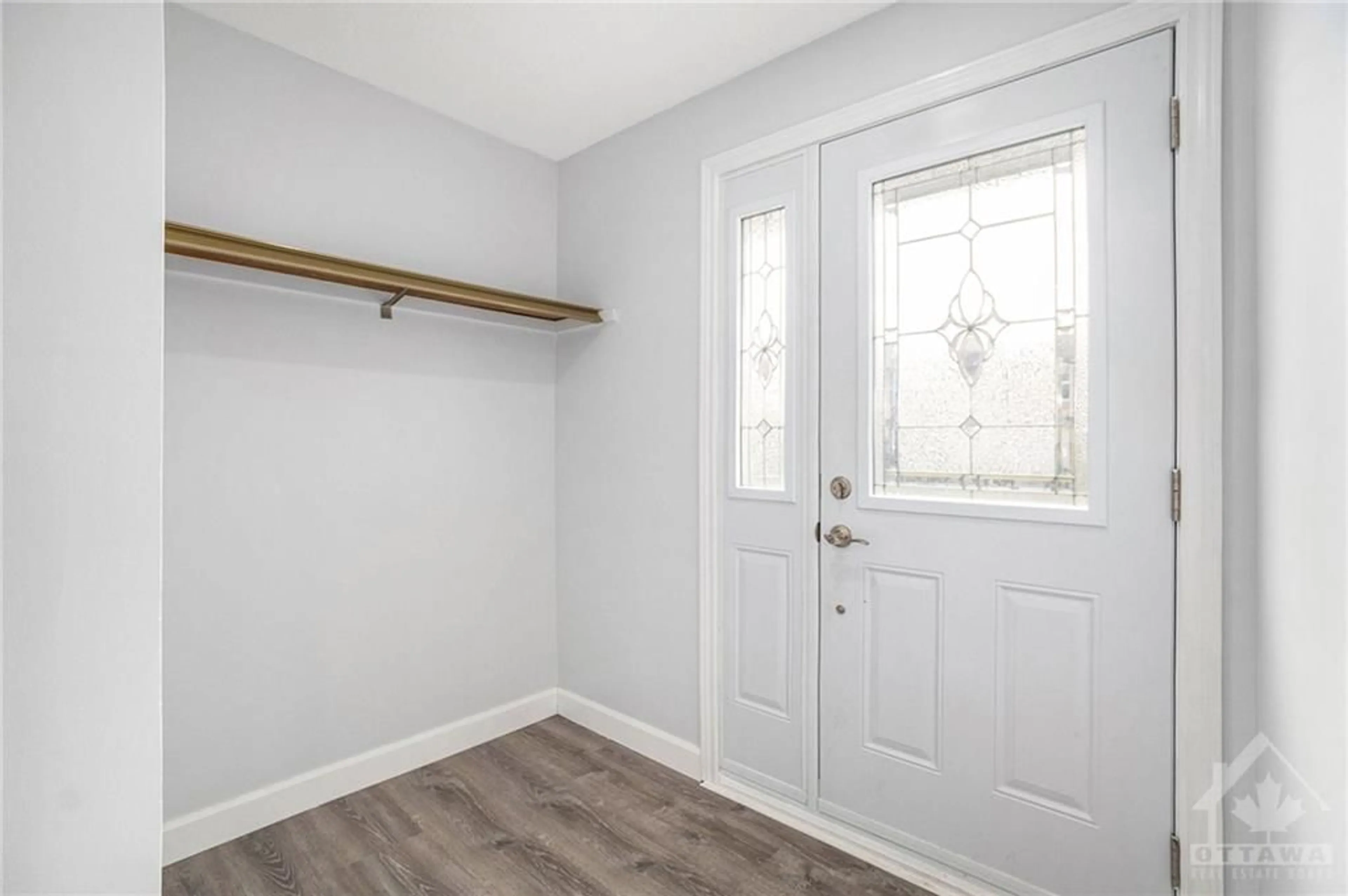 Indoor entryway, wood floors for 3344 UPLANDS Dr #59, Ottawa Ontario K1V 9R9