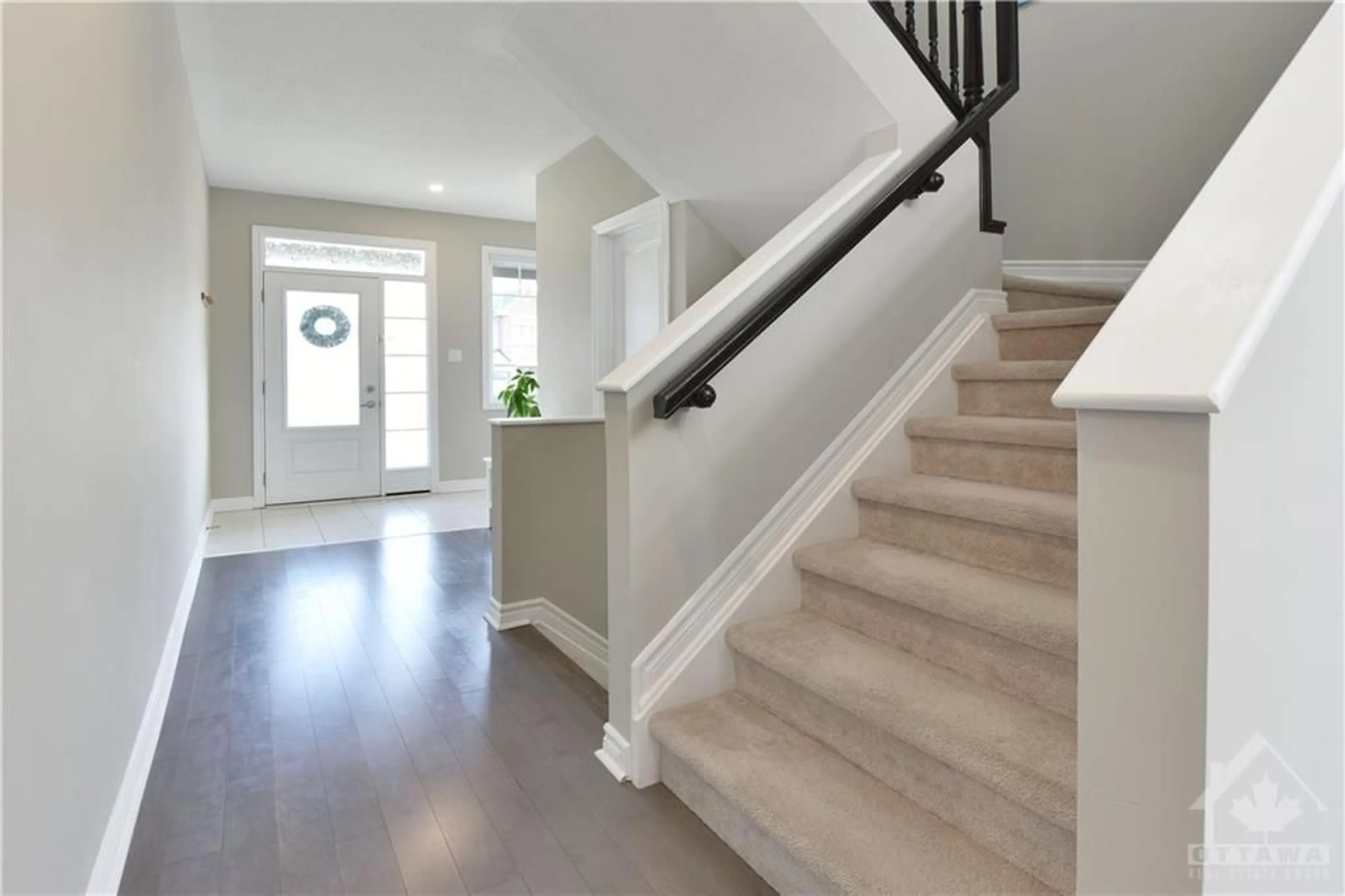 Stairs for 567 PAINE Ave, Kanata Ontario K2T 0K7