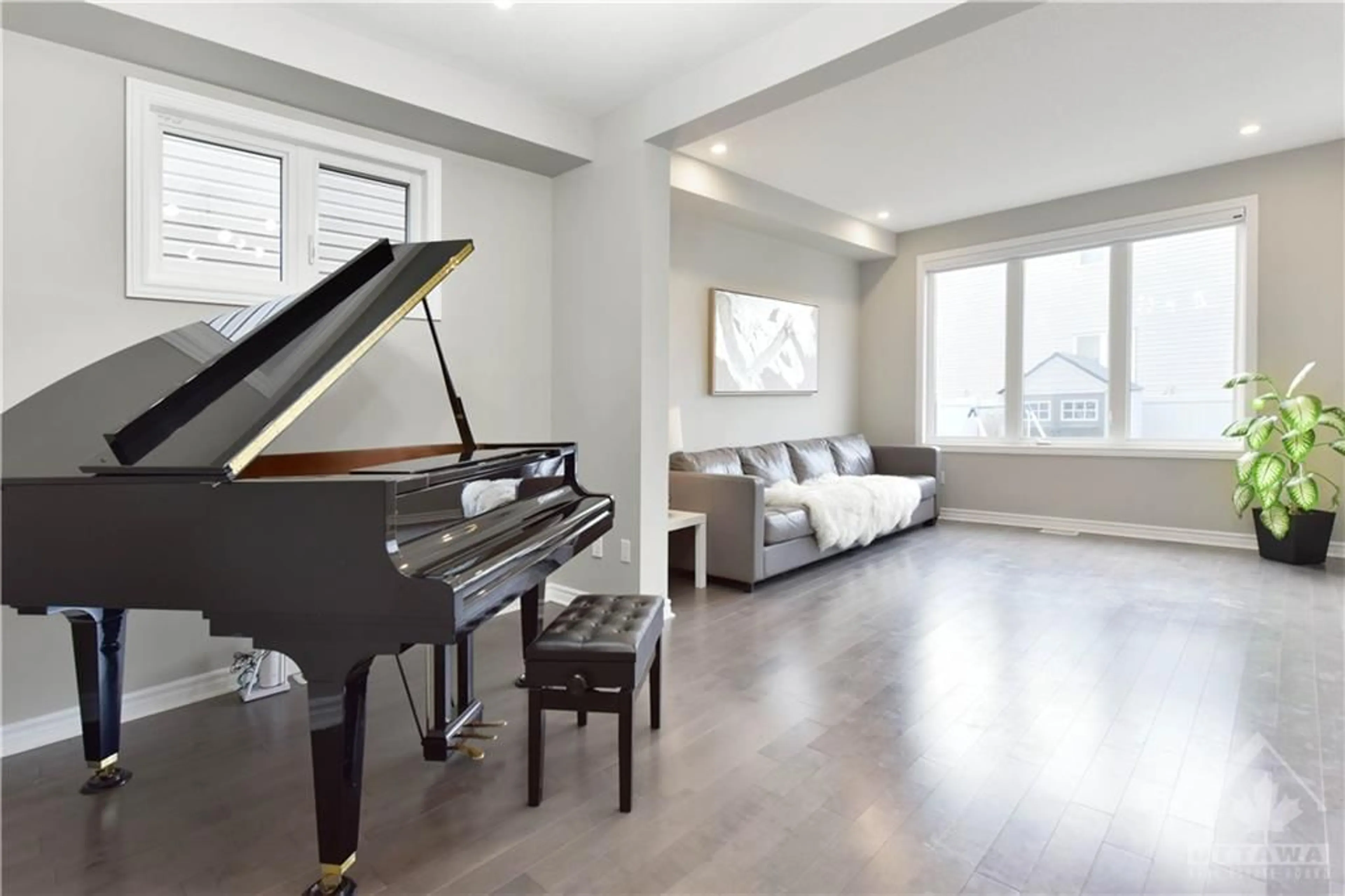 Living room, wood floors for 567 PAINE Ave, Kanata Ontario K2T 0K7