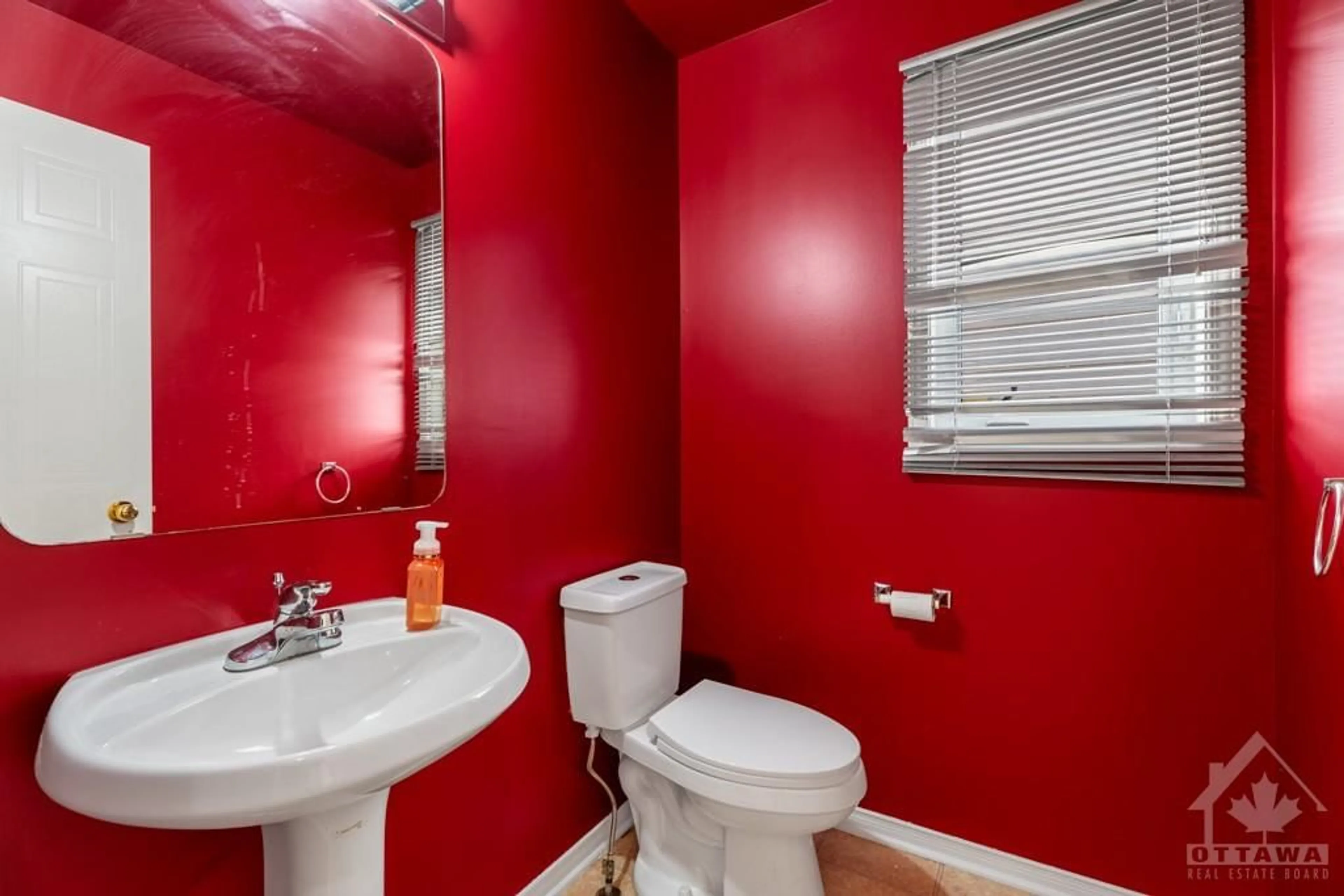 Standard bathroom, unknown floor for 12 FAIRPARK Dr, Nepean Ontario K2G 6X1