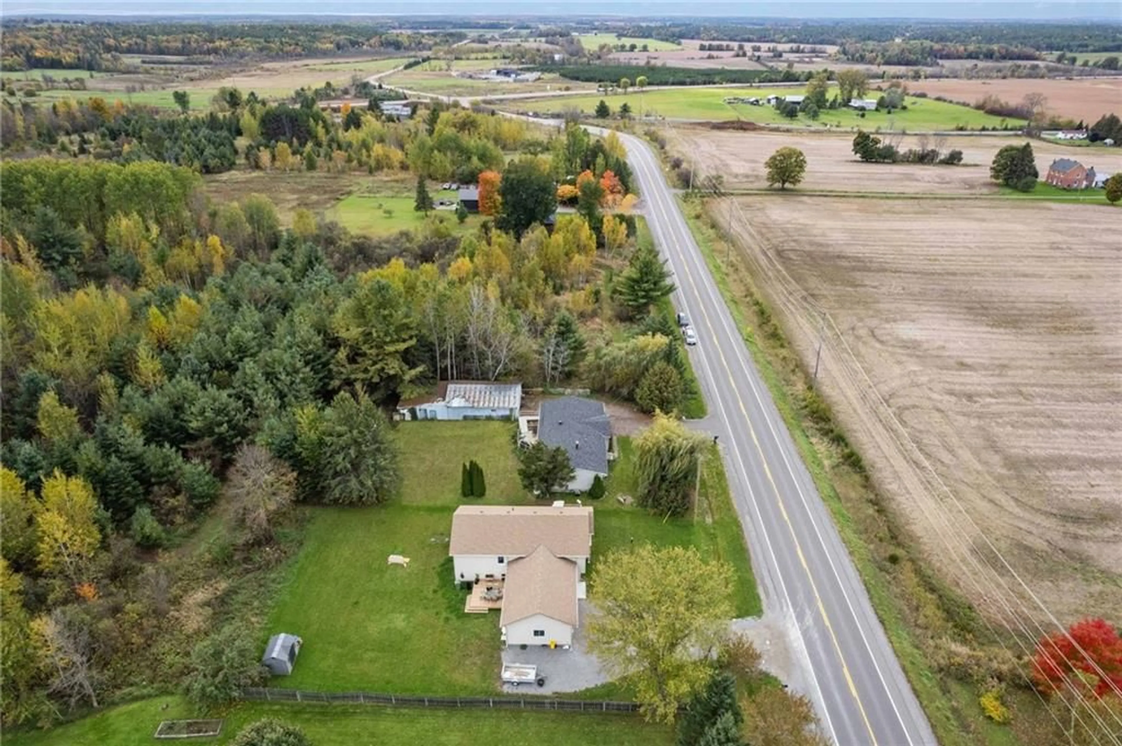 A pic from exterior of the house or condo, the street view for 375 WHITE WATER Rd, Pembroke Ontario K8A 6W4