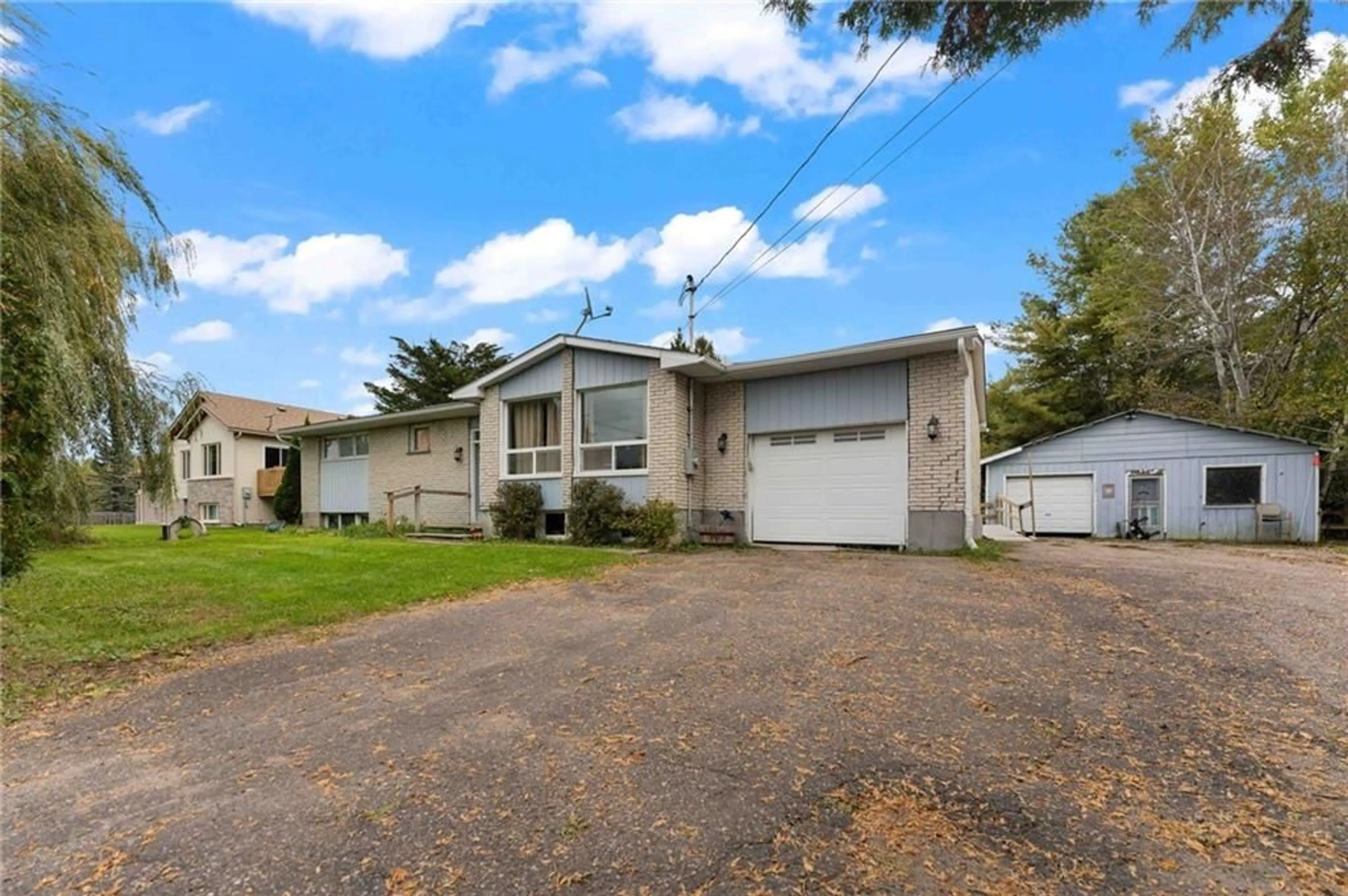 Frontside or backside of a home, cottage for 375 WHITE WATER Rd, Pembroke Ontario K8A 6W4