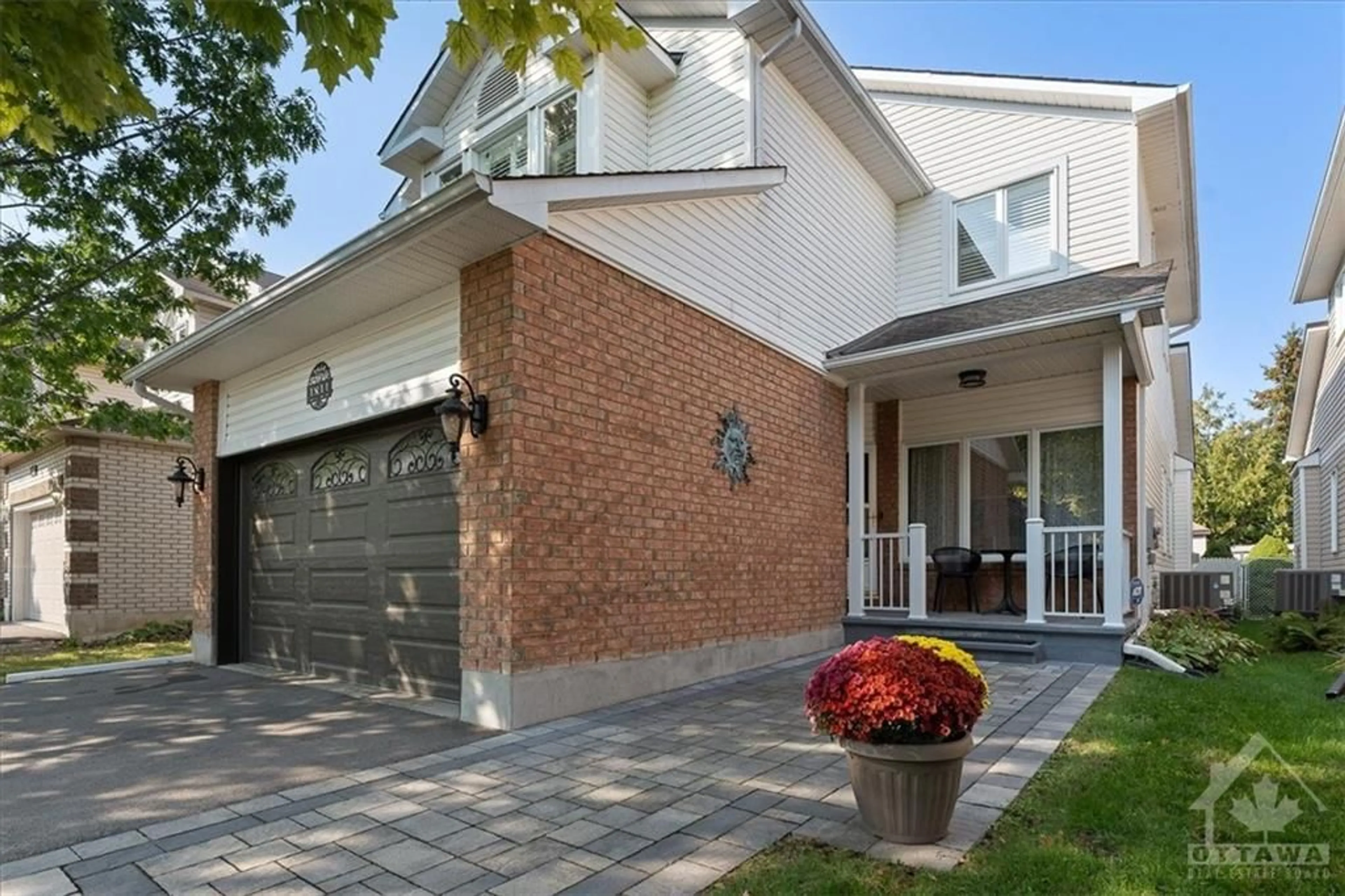 Home with brick exterior material for 1811 HENNESSY Cres, Orleans Ontario K4A 3X8