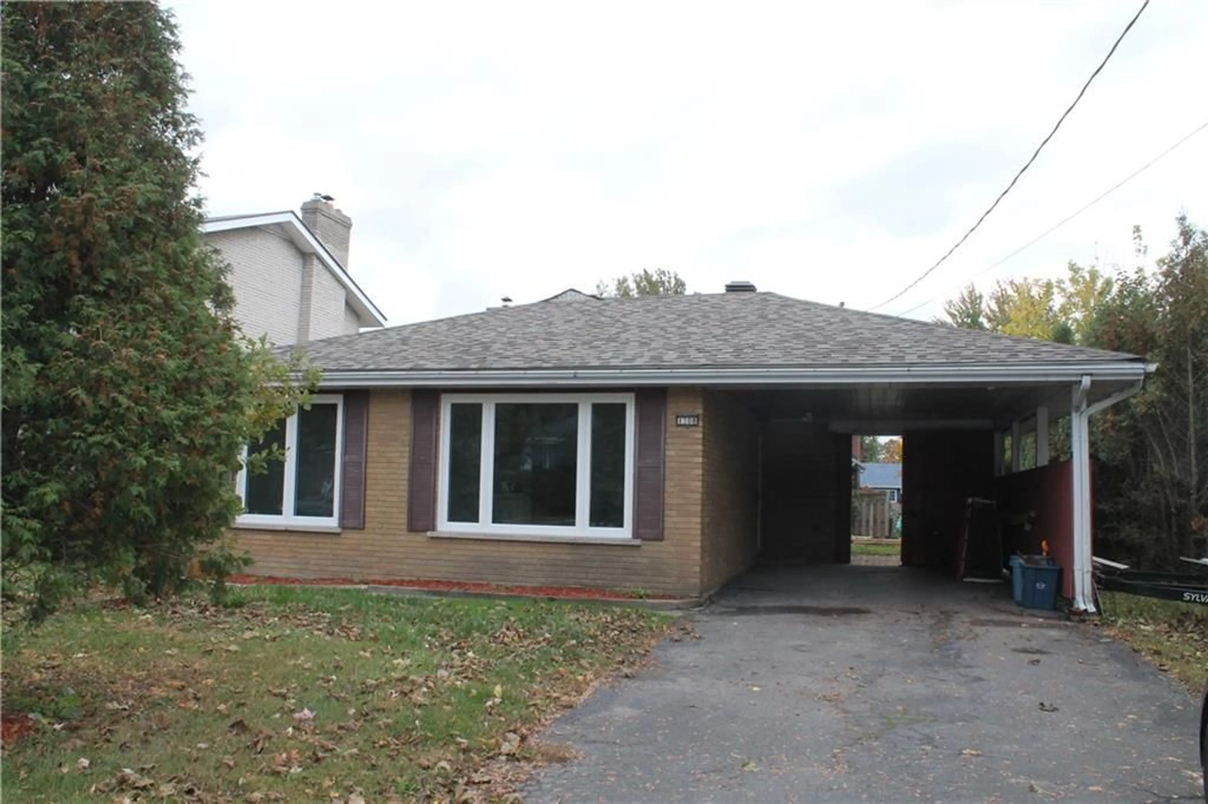 Frontside or backside of a home, the front or back of building for 1308 DOVER Rd, Cornwall Ontario K6J 1V3