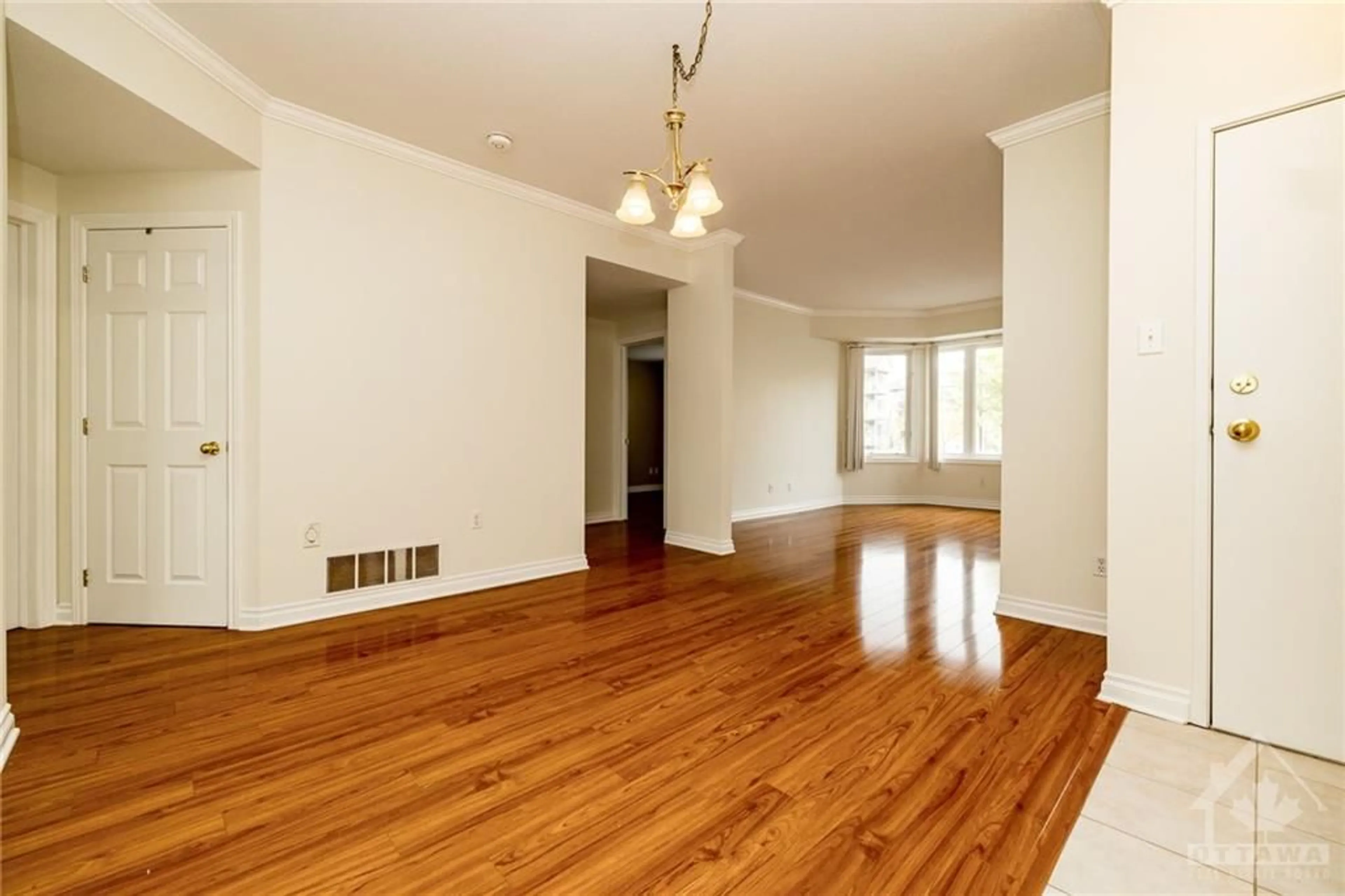 Other indoor space, wood floors for 110 BRIARGATE Pvt #4, Orleans Ontario K4A 0C5