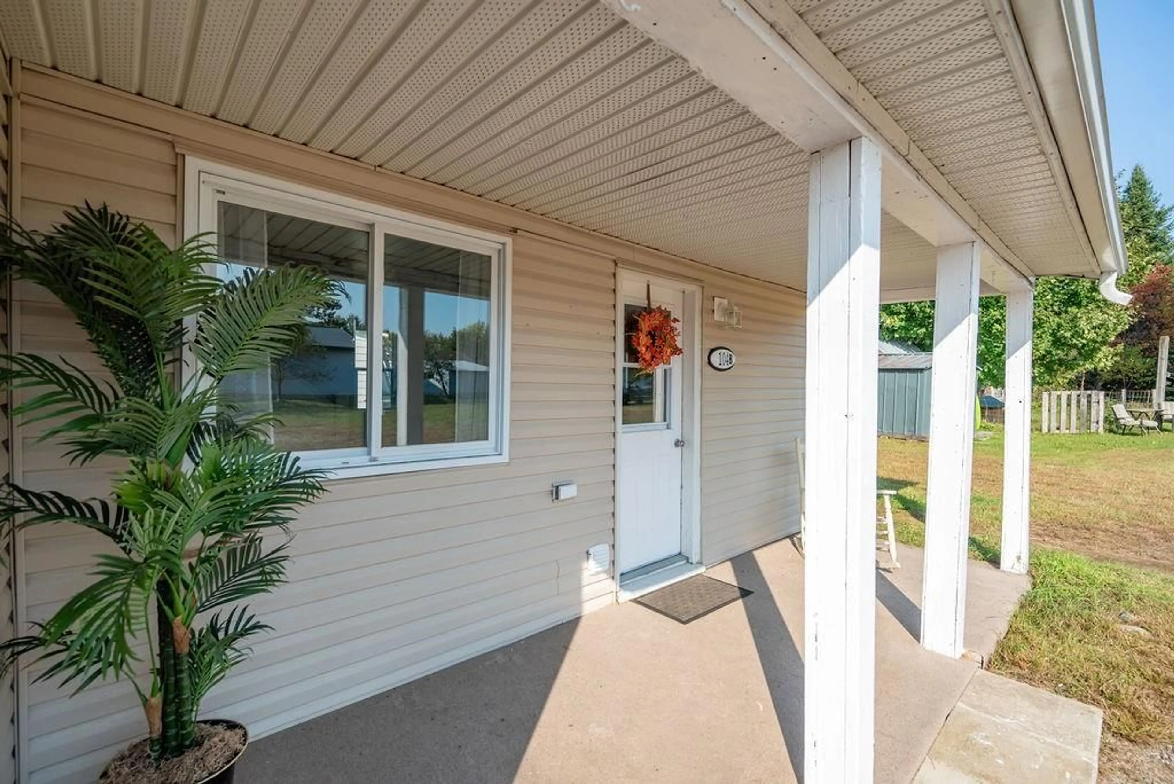 Indoor entryway, wood floors for 104 SIBERIA Rd, Barry's Bay Ontario K0J 1B0