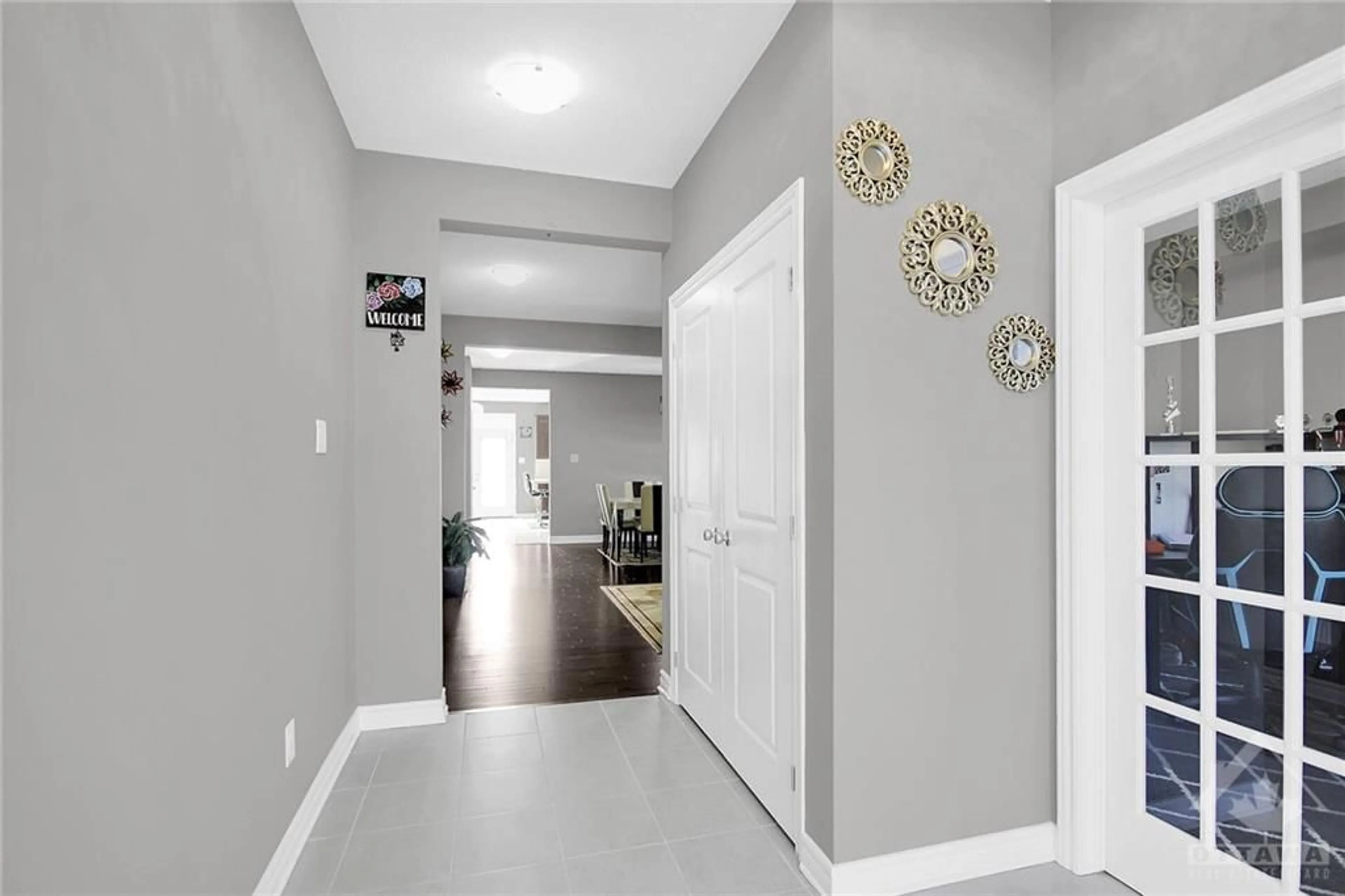 Indoor entryway, wood floors for 302 EAGLEHEAD Cres, Ottawa Ontario K2S 2H9