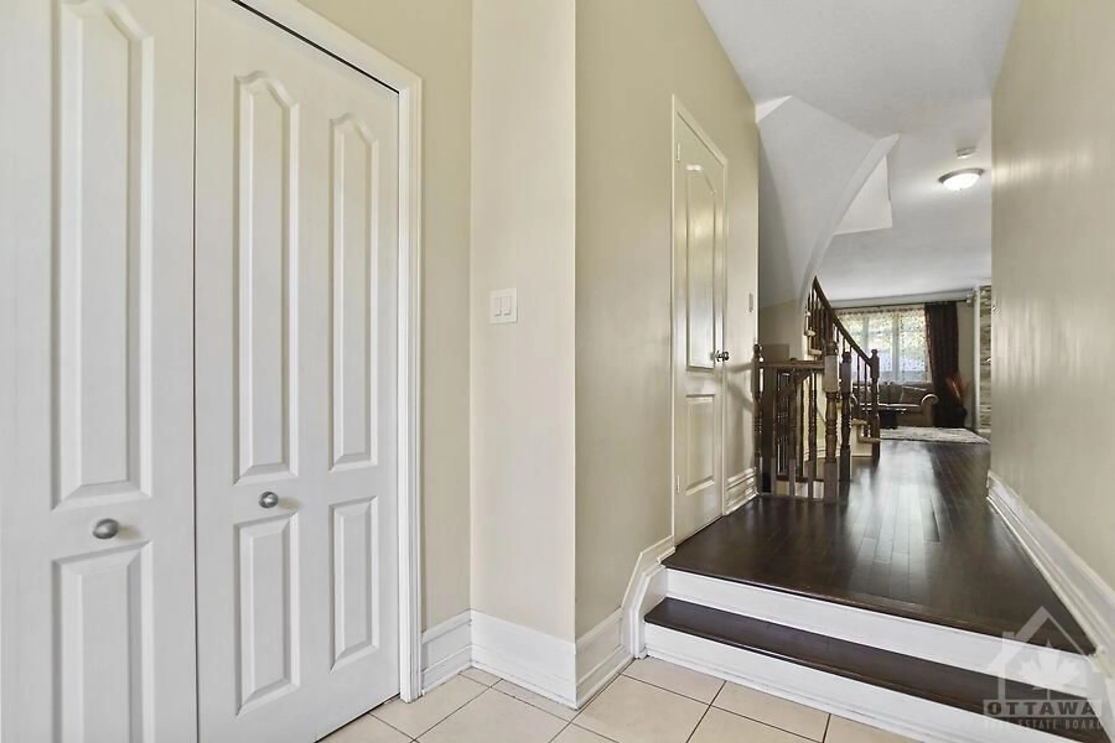 Indoor entryway, wood floors for 361 ROYAL FERN Way, Ottawa Ontario K1V 2K6