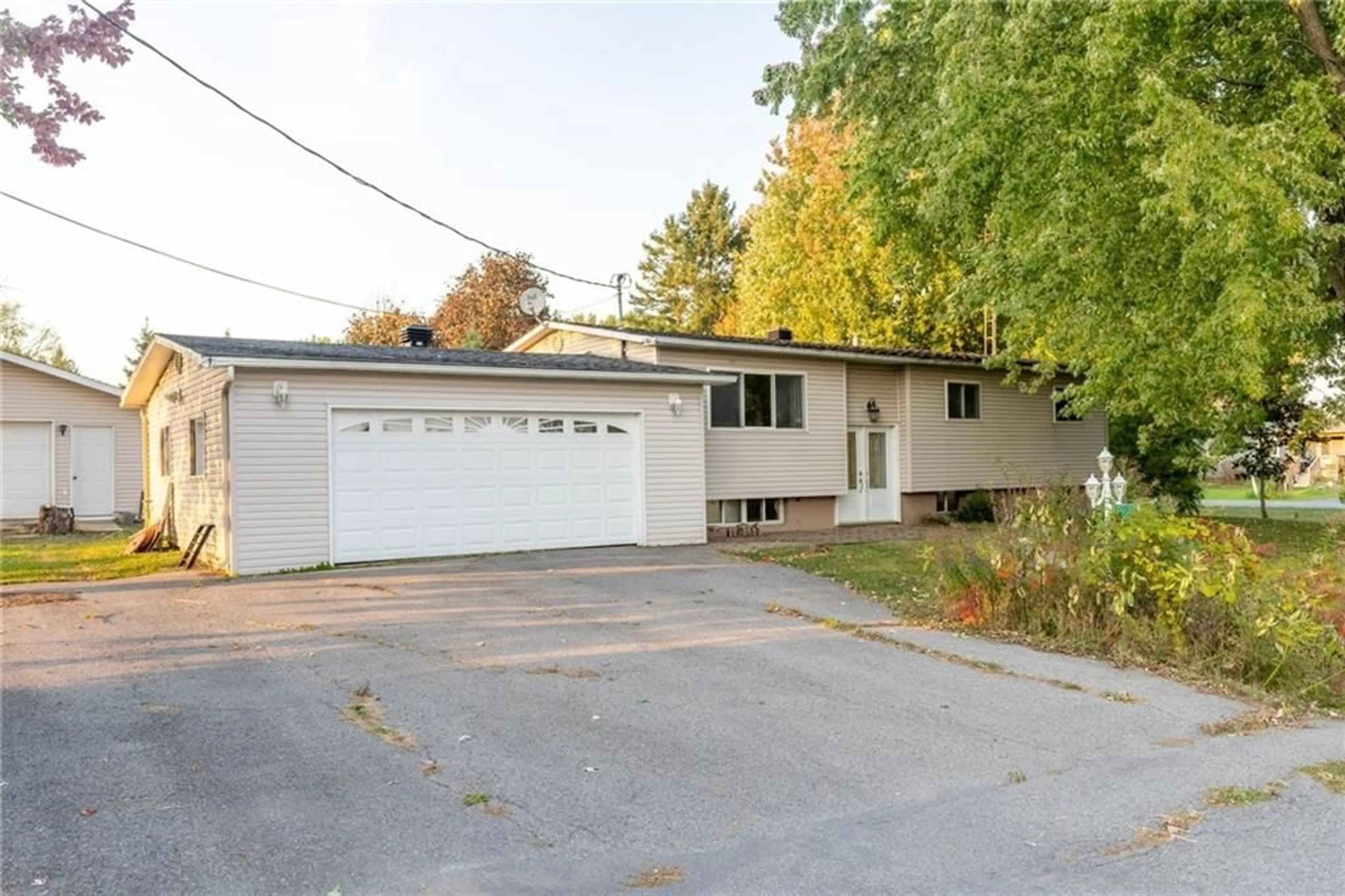 Frontside or backside of a home, the street view for 17025 VINCENT HUBERT Rd, Monkland Ontario K0C 1V0