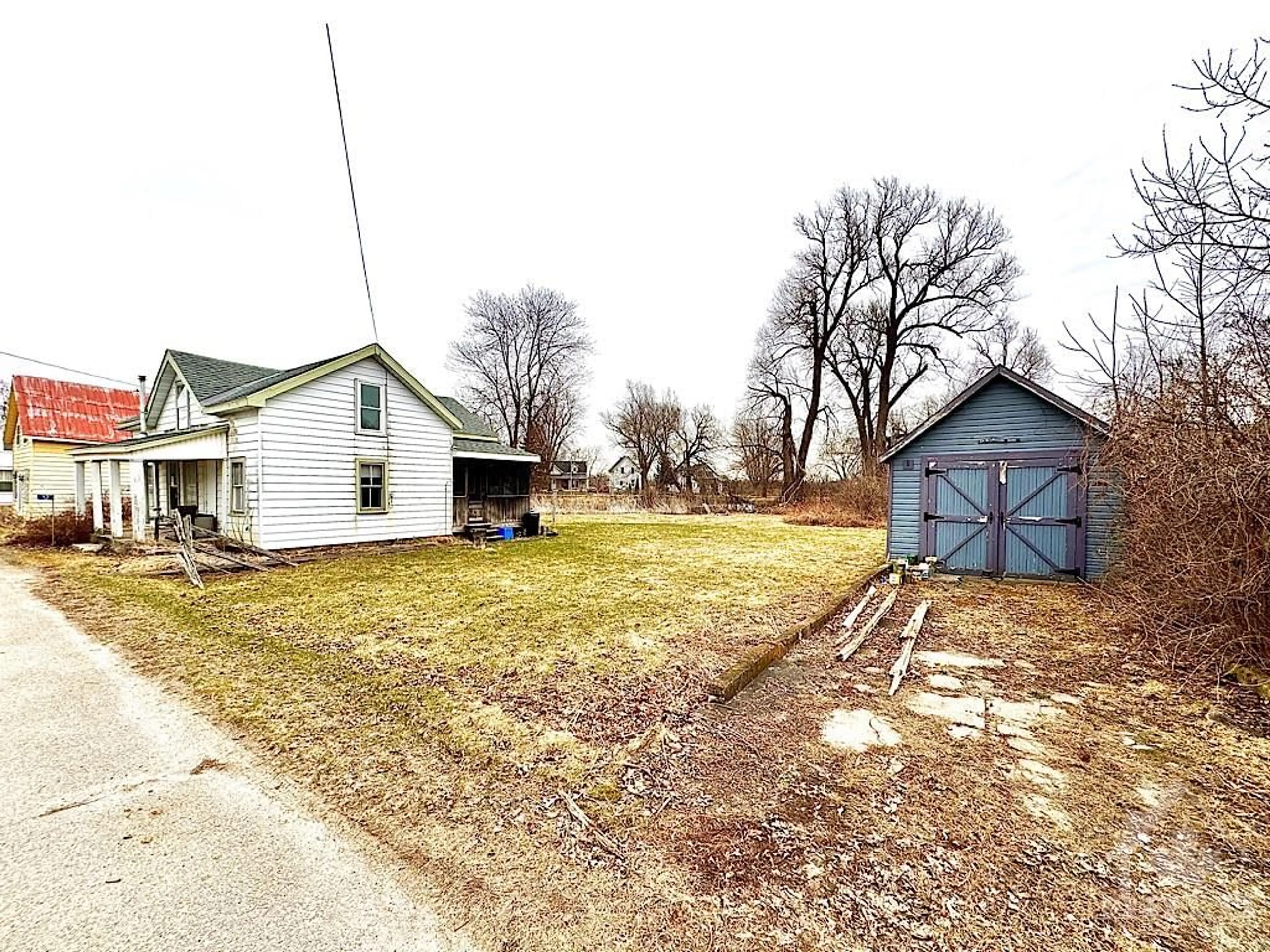 Frontside or backside of a home, the street view for 12 VICTORIA St, Jasper Ontario K0G 1G0