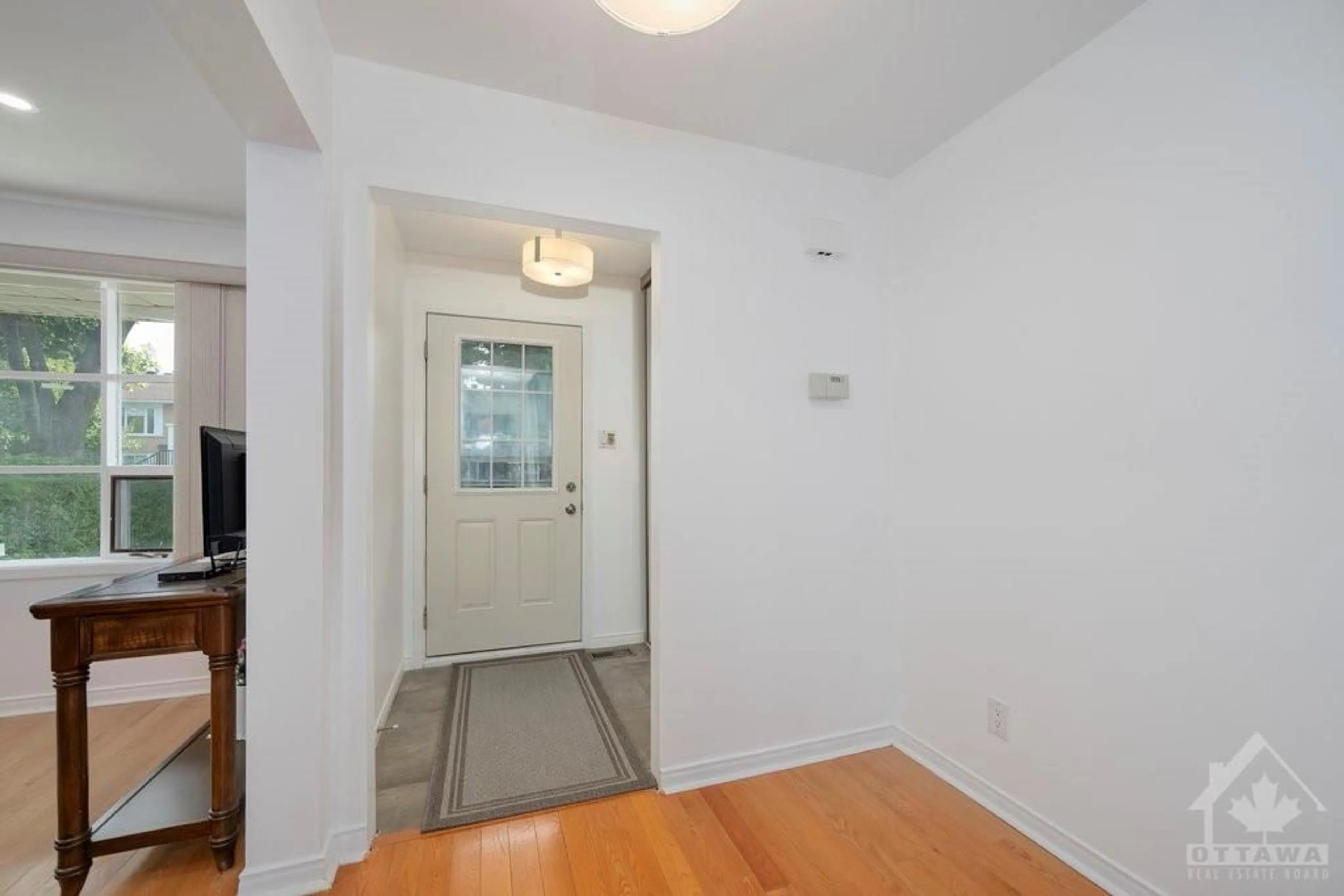 Indoor entryway, not visible floor for 60 SHOREHAM Ave, Ottawa Ontario K2G 3T7