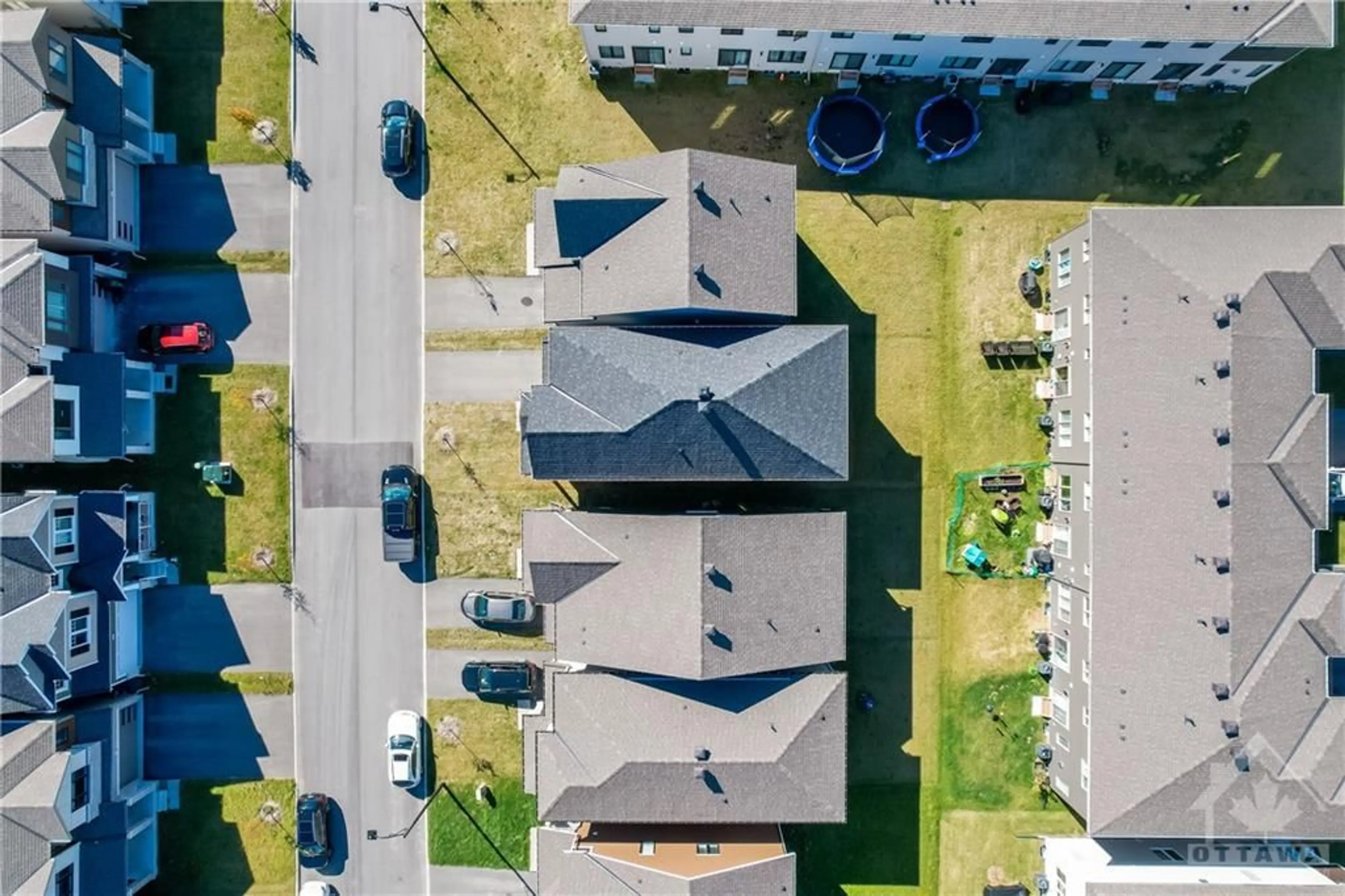 Frontside or backside of a home, the street view for 177 YEARLING Cir, Richmond Ontario K0A 1Z0