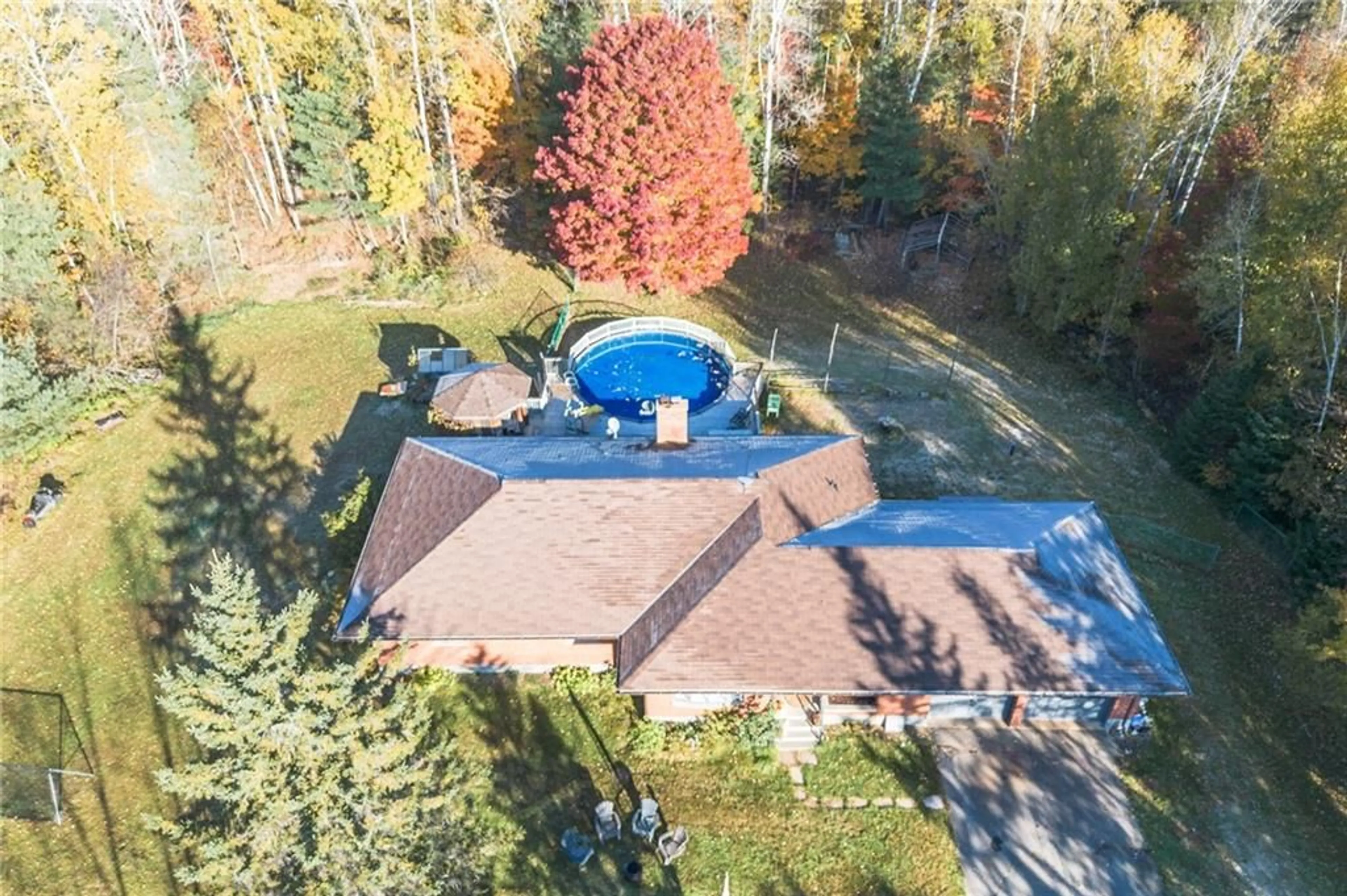 Indoor or outdoor pool for 254 LUBITZ Rd, Pembroke Ontario K8A 6W6