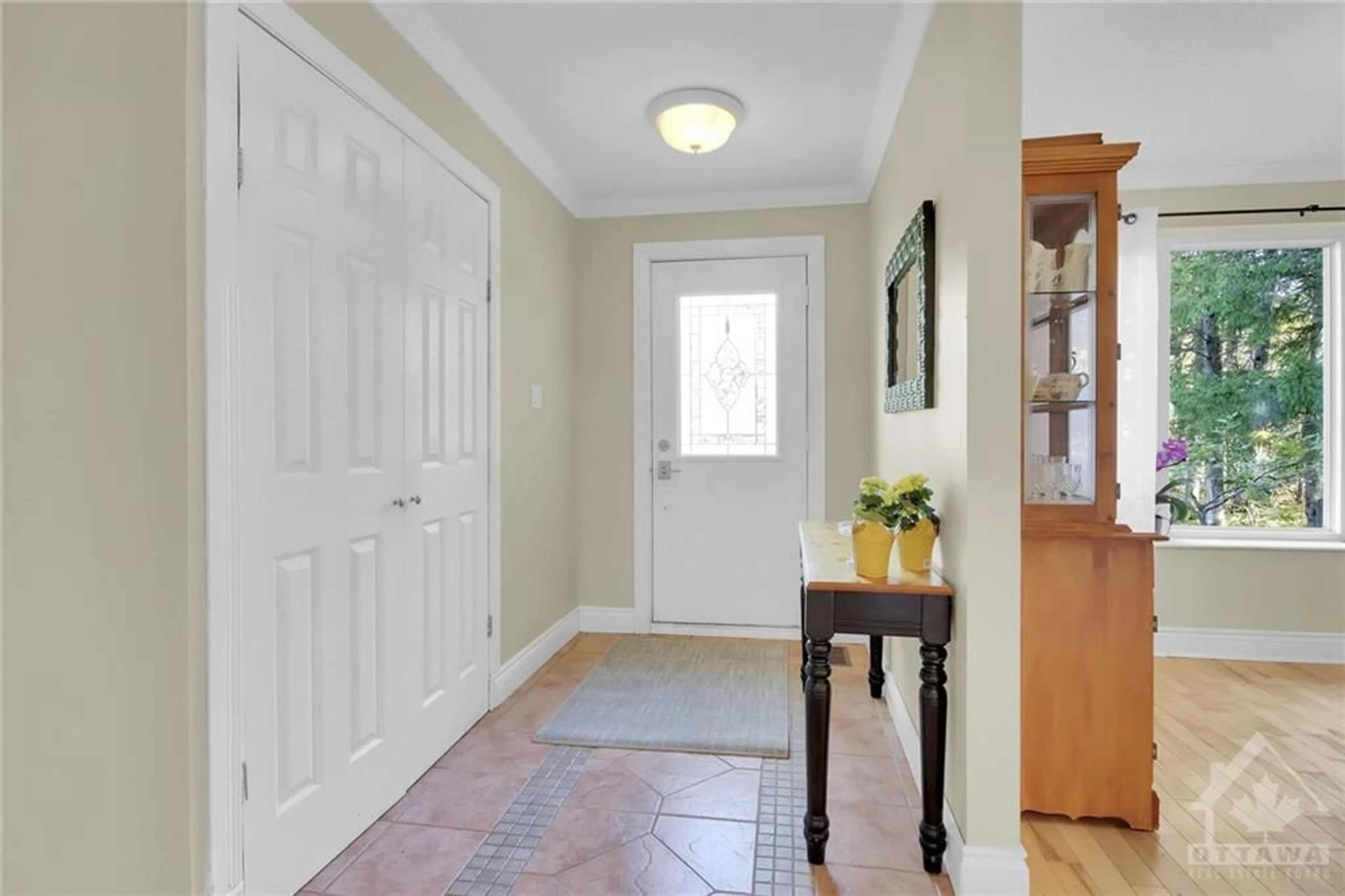 Indoor entryway, wood floors for 427 DAVIS SIDE Rd, Franktown Ontario K7A 5J9