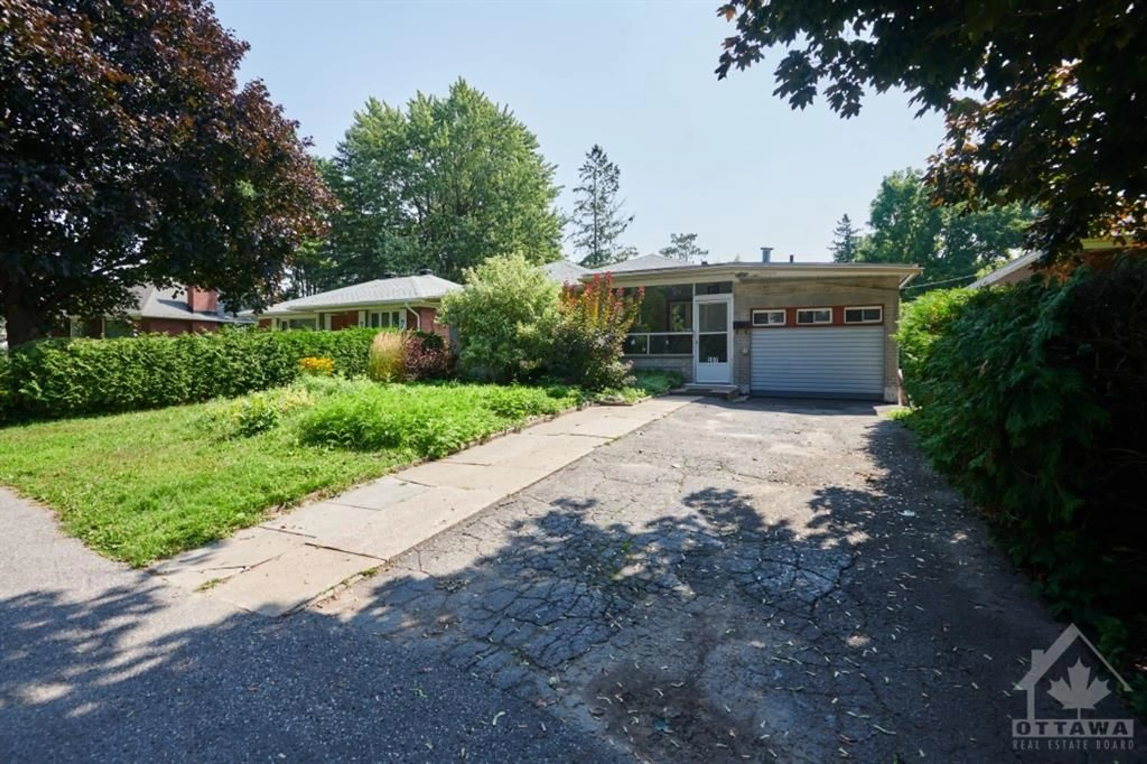 Frontside or backside of a home, cottage for 157 ANNA Ave, Ottawa Ontario K1Z 7V1