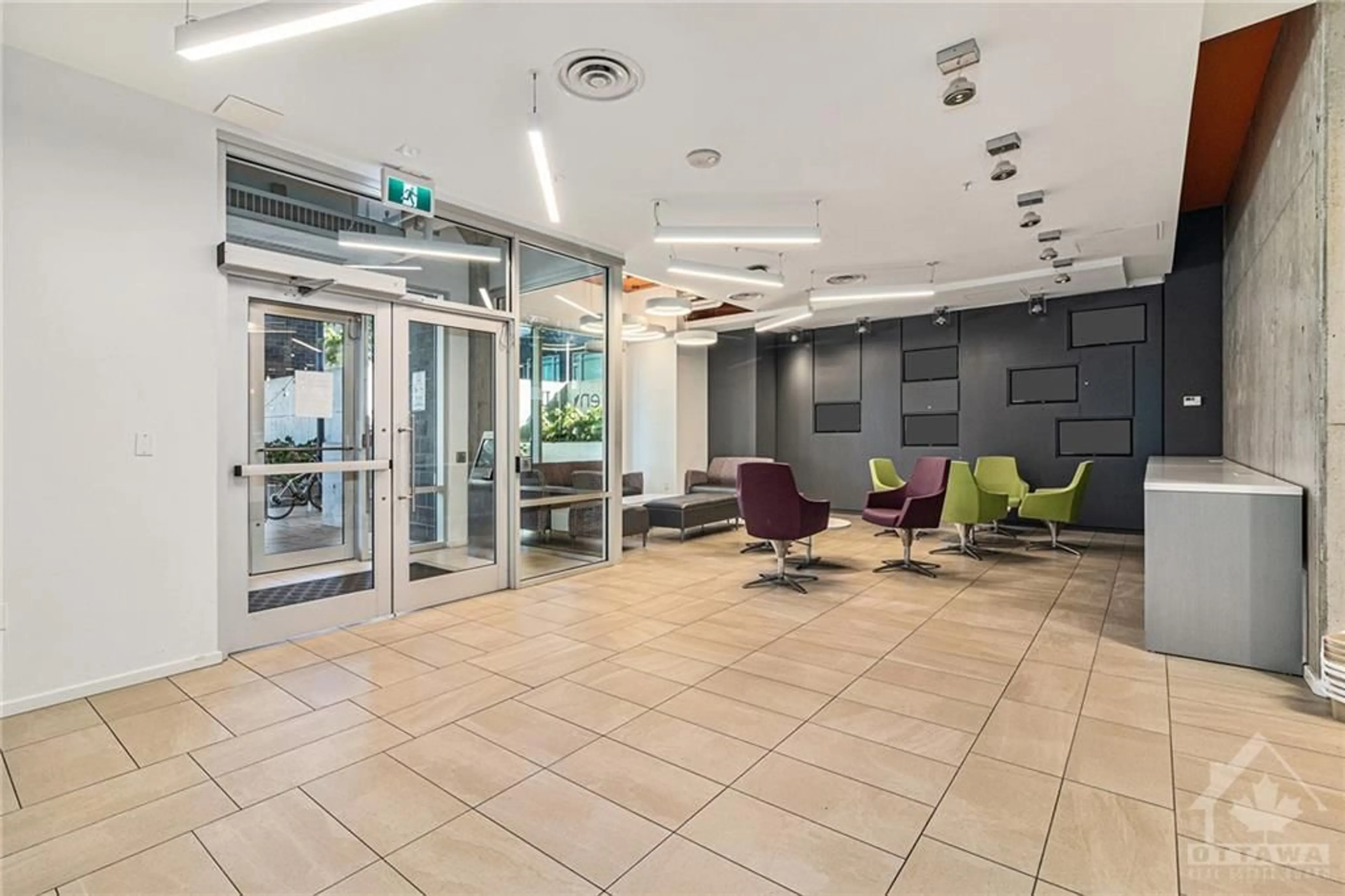 Indoor lobby, unknown floor for 105 CHAMPAGNE Ave #2208, Ottawa Ontario K1S 5E5