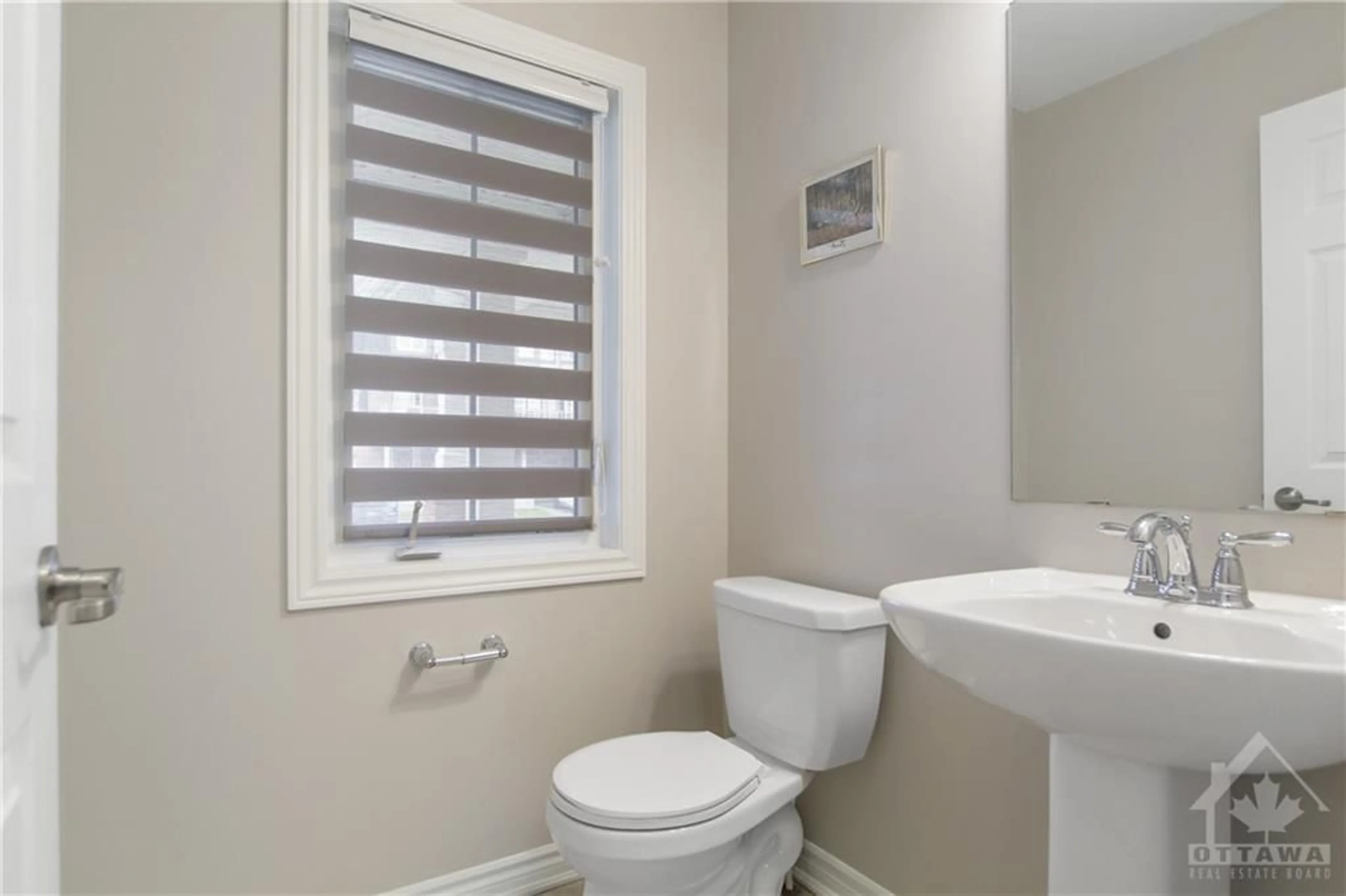 Standard bathroom for 306 SWEETFERN Cres, Ottawa Ontario K4A 1A6